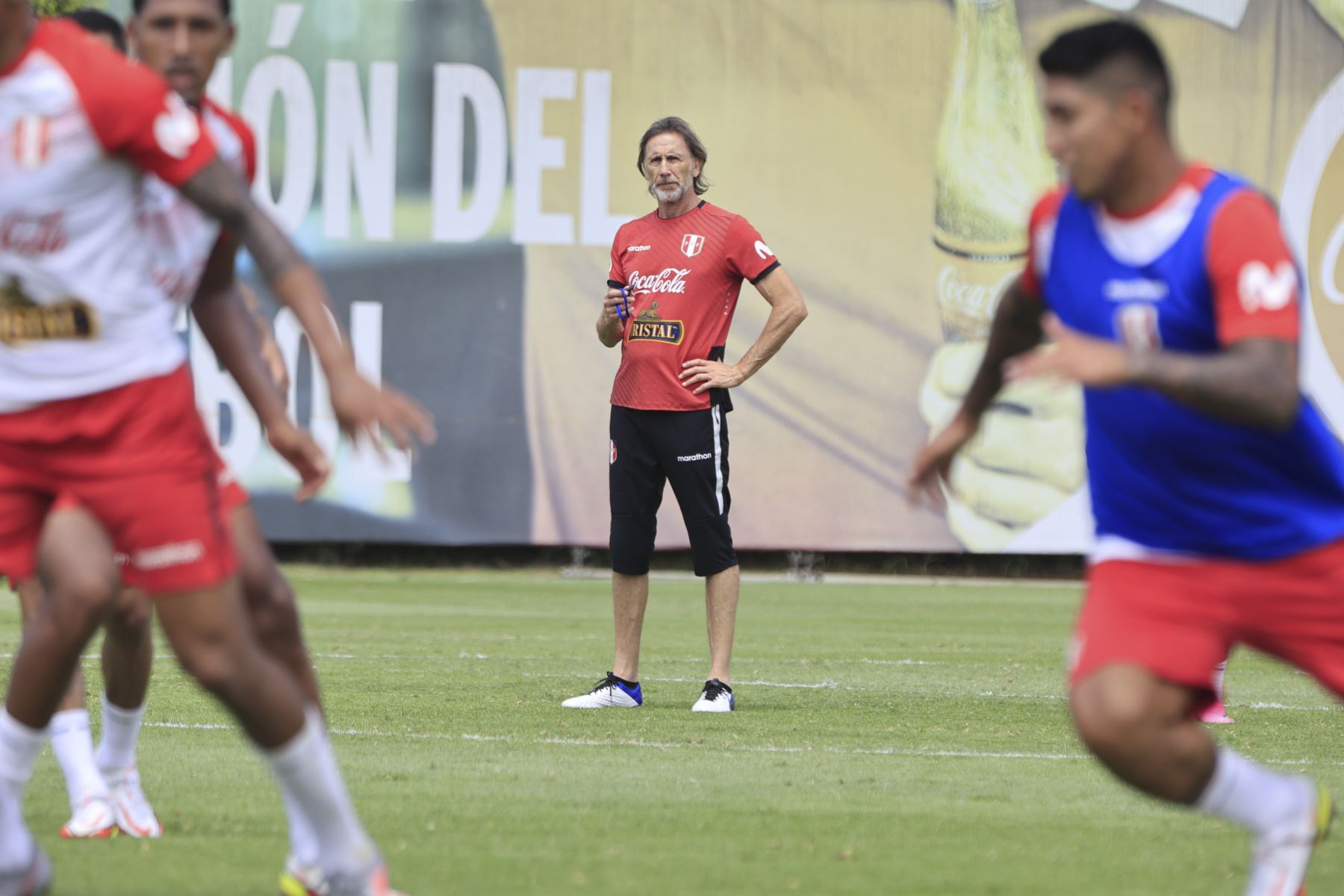Ricardo Gareca, DT de la Selección peruana dirige los entrenamientos en la Videna previo al primer amistoso frente a Panamá este domingo con miras al Mundial Qatar 2022. Foto: FPF