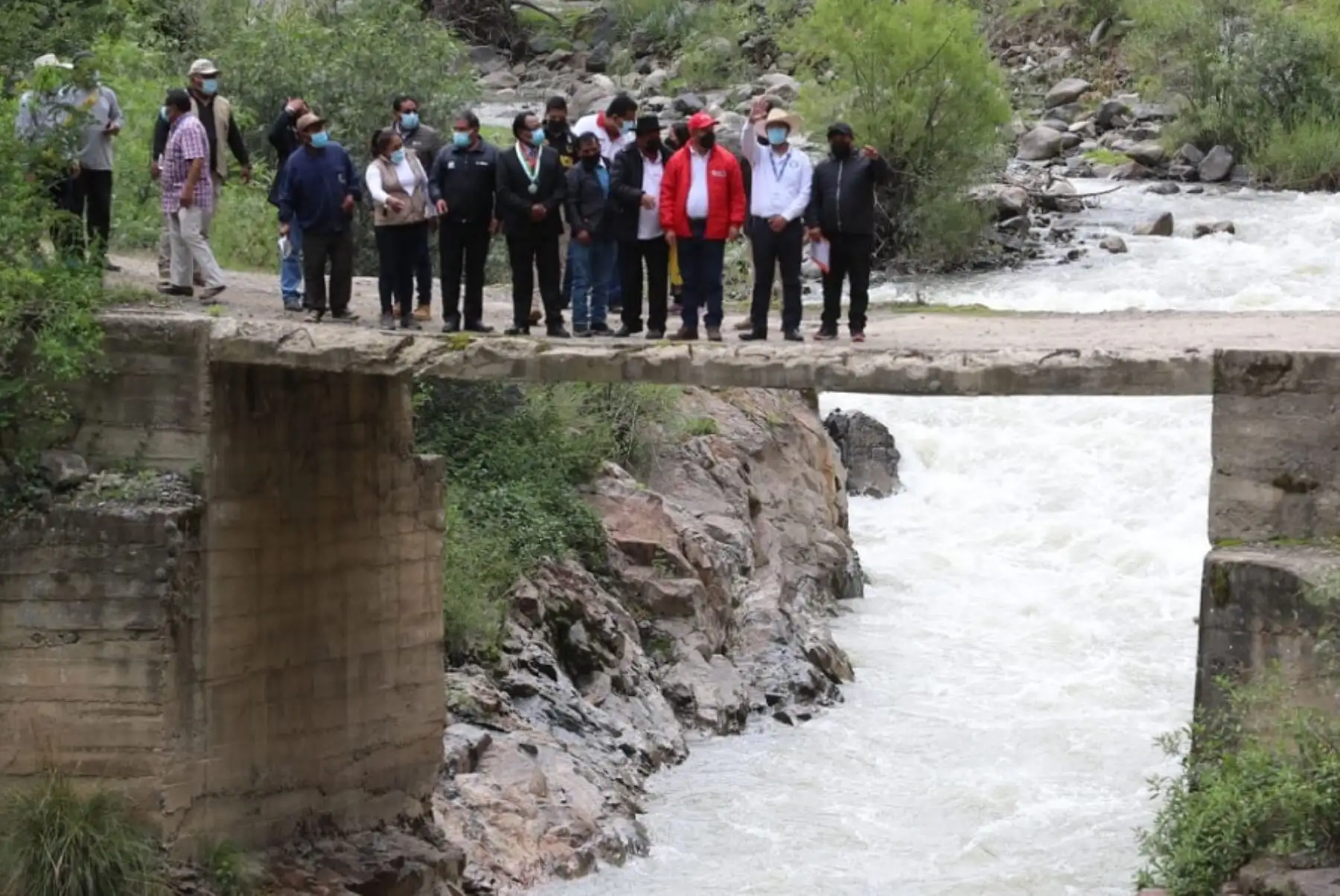 Alrededor de 1 000 personas de ocho comunidades, ubicadas en el distrito de Páucar, provincia de Daniel Alcides Carrión, en la región Pasco, se beneficiarán con la instalación del puente modular Pumachaca sobre el río Chaupihuaranga.