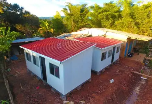 El ministro de Vivienda, Construcción y Saneamiento, Geiner Alvarado, encabezó el inicio del traslado de 186 módulos temporales de vivienda a la región Amazonas, que albergarán a las familias que perdieron sus casas a consecuencia del fuerte sismo de 7.5 grados que afectó el noreste del país.