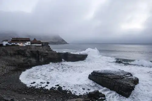 El Indeci recomienda suspender las actividades portuarias y de pesca, así como asegurar las embarcaciones y/o retirar las flotas pequeñas hacia tierra firme. Foto: ANDINA/archivo