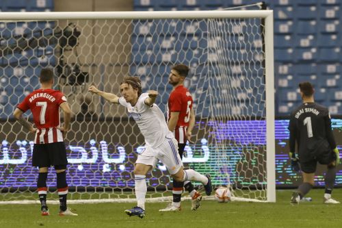 Real Madrid derrota 2-0 al Athletic y se corona campeón de la Supercopa de España