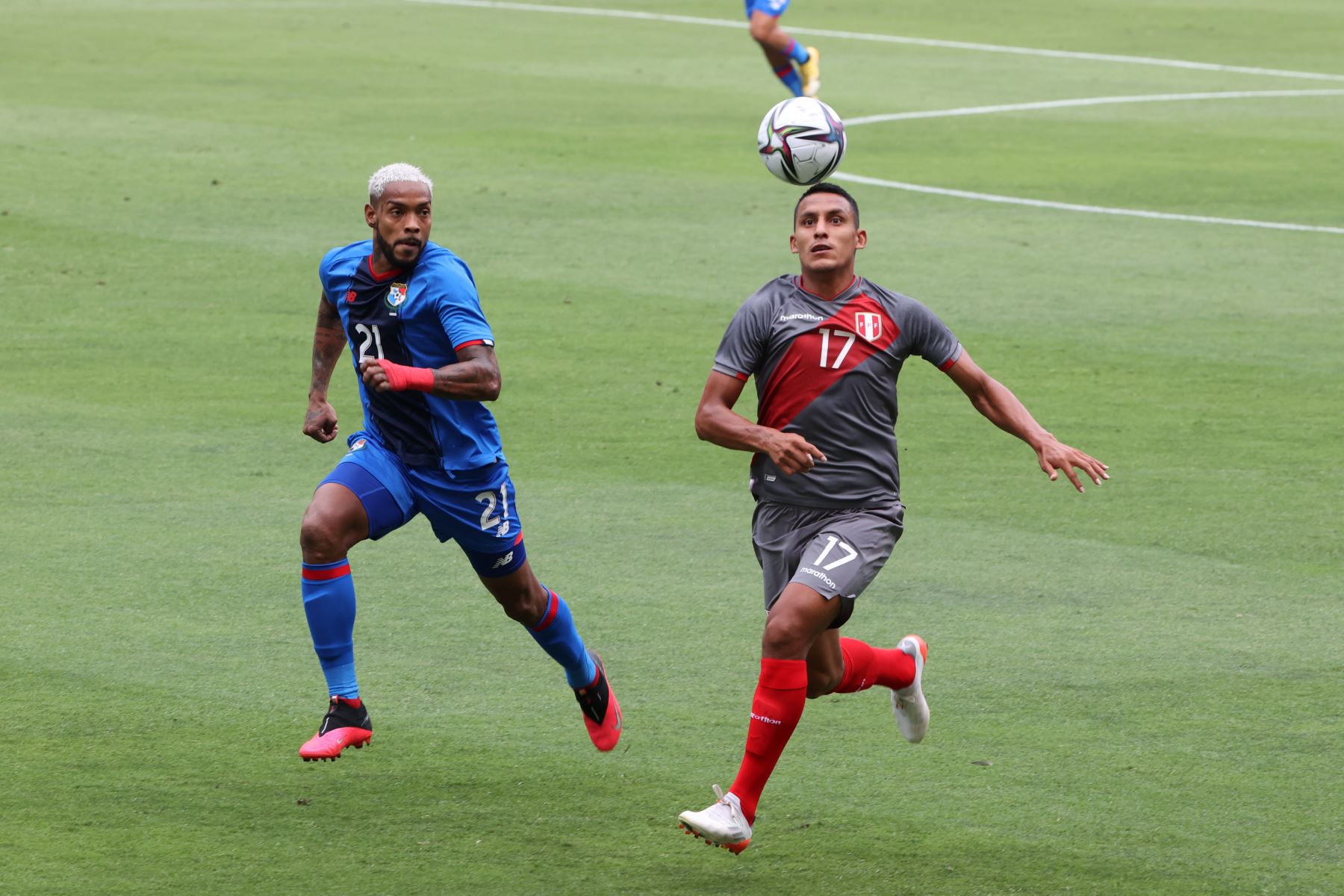 La selección peruana enfrenta a Panamá en partido amistoso que se juega en el Estadio Nacional. ANDINA/Vidal Tarqui