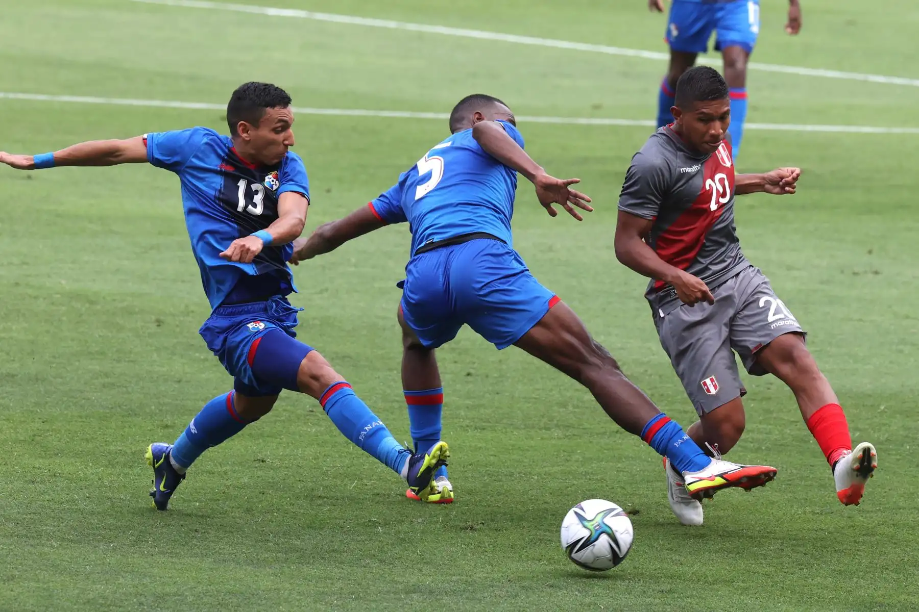 La selección peruana enfrenta a la selección de Panamá en un partido amistoso de preparación antes de enfrentar a Colombia por las eliminatorias a Catar 2022. Foto: ANDINA/Vidal Tarqui