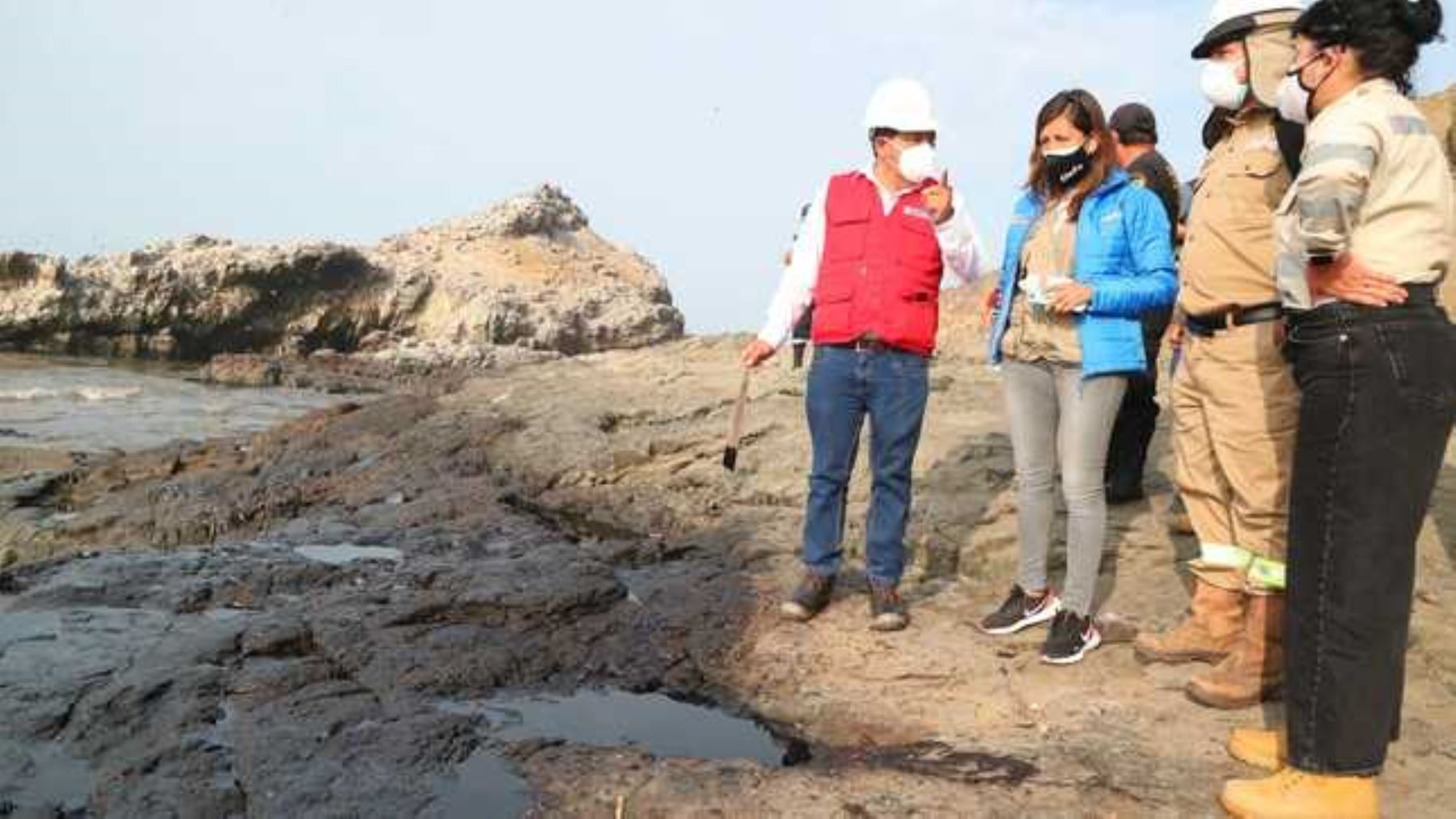 Ministerio del Ambiente supervisa daños en playas de Ventanilla tras derrame de petróleo