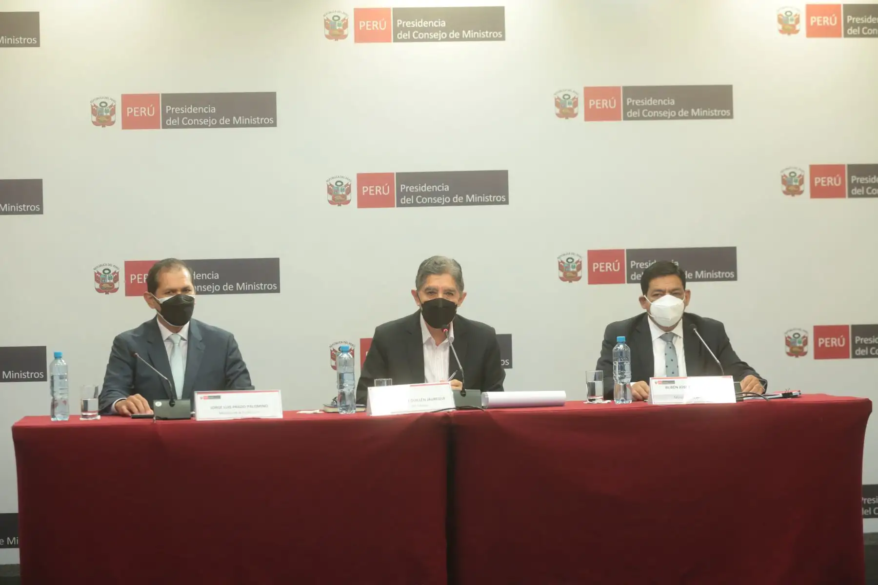 Conferencia de prensa de los ministros del Interior, Avelino Guillén, de la Producción, Jorge Luis Prado y del Ambiente, Rubén Ramírez, para informar el balance de gestión del 2021 y las perspectivas de sus sectores para este nuevo año. Foto: PCM