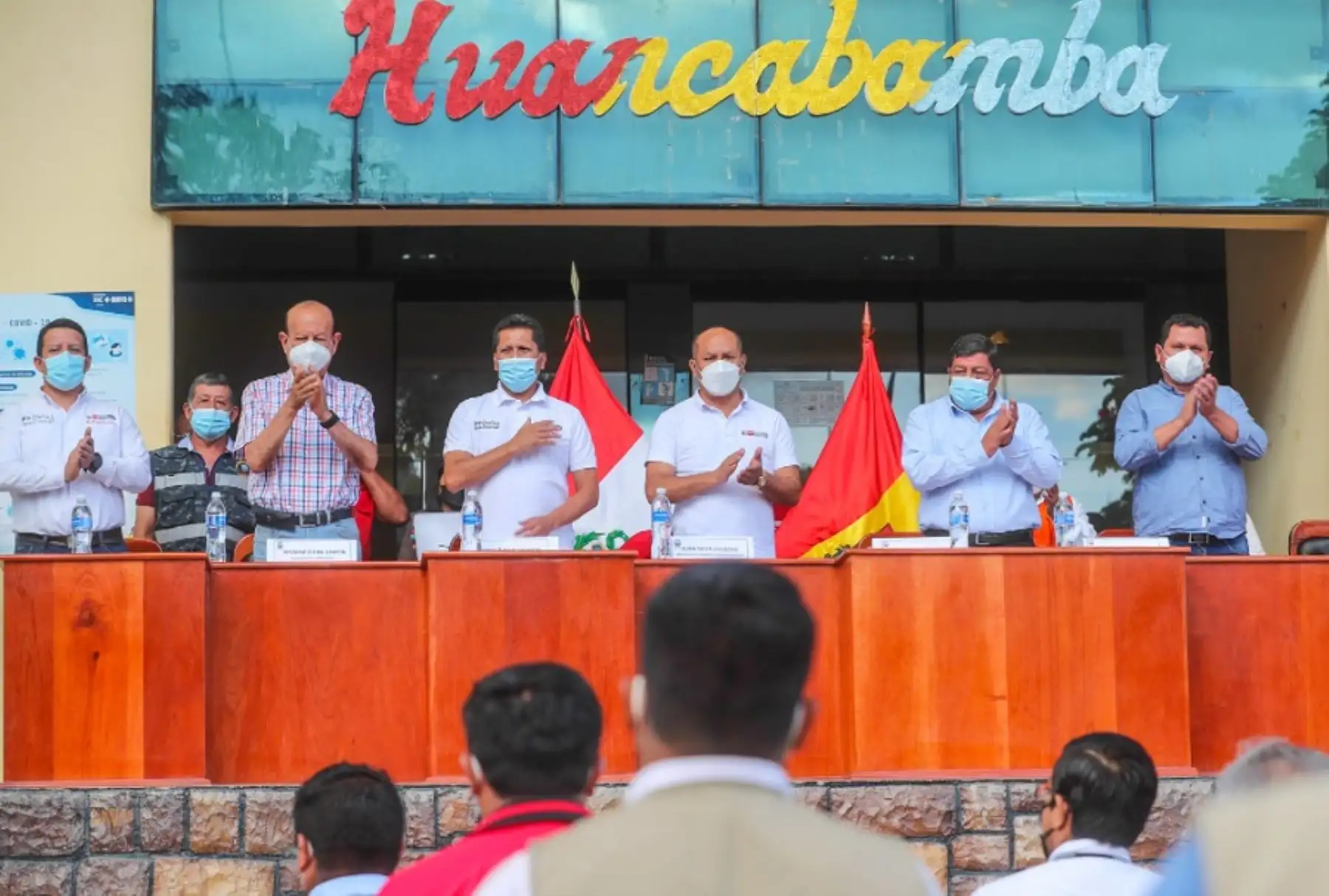 El ministro de Transportes y Comunicaciones, Juan Francisco Silva planteó la conformación de una comisión técnica a fin de conciliar con la empresa que incumplió el contrato para construir la carretera Canchaque-Huancabamba y así hacer posible la reanudación de los trabajos.