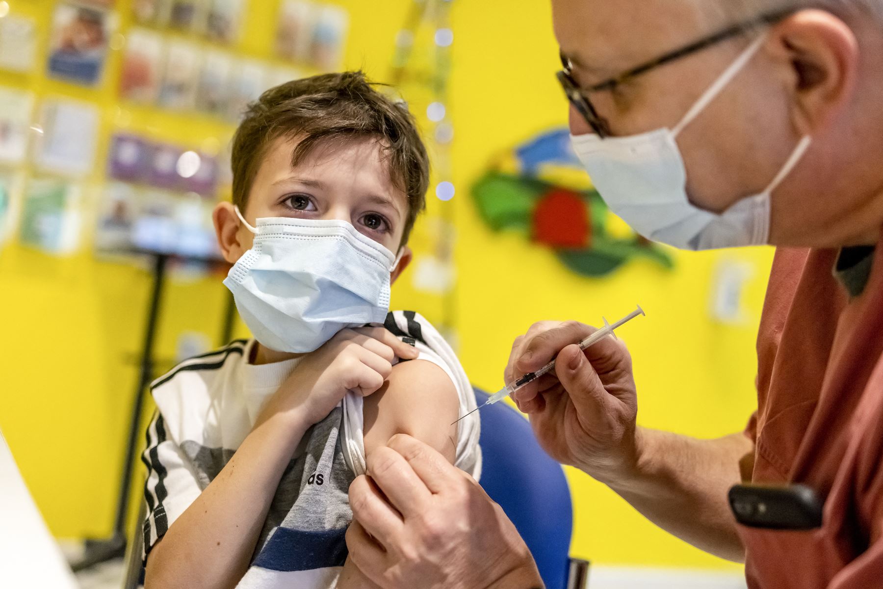 EE.UU. tiene 10 millones de dosis para vacunar a los menores de 5 años de covid