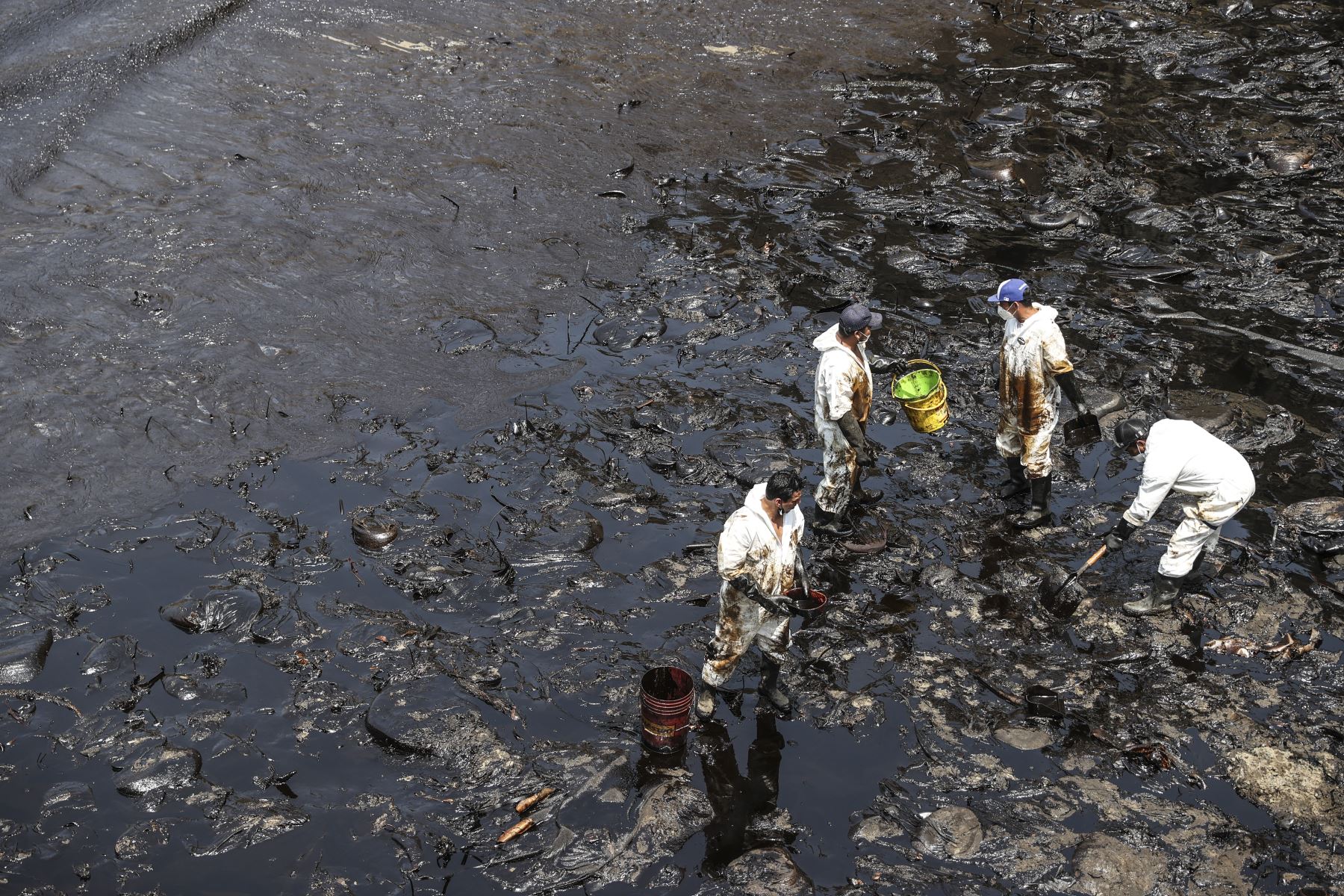 Derrame del petróleo afectó las playas de Ventanilla. ANDINA/Jhonel Rodríguez Robles