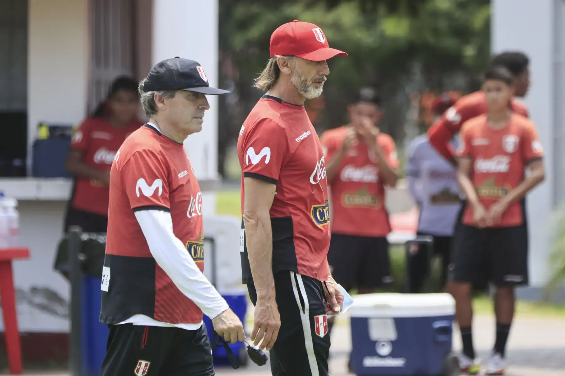 Ricardo Gareca, DT de la Selección peruana, dirige los entrenamientos previo al partido amistoso frente a Jamaica este jueves con miras al Mundial Qatar 2022. Foto: FPF