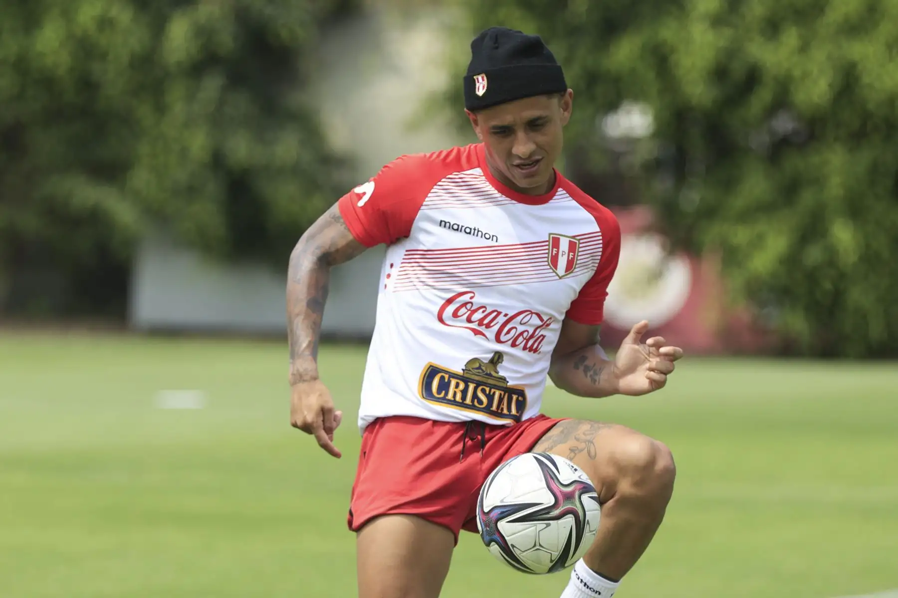 Yoshimar Yotún de la Selección peruana realiza sus entrenamientos previo al partido amistoso frente a Jamaica este jueves con miras al Mundial Qatar 2022. Foto: FPF