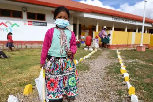 Un total de 1,796 usuarios, entre estudiantes y docentes, pudieron continuar con sus clases a través de la estrategia Aprendo en Casa. Foto: ANDINA/Difusión