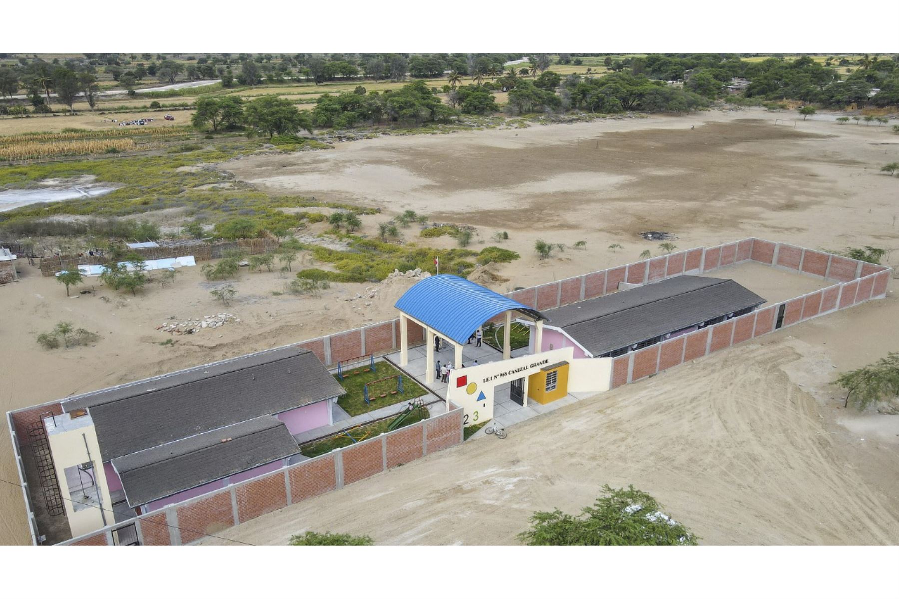 La región Piura, en el norte peruano, cuenta con más de 160 instituciones educativas reconstruidas, informó la ARCC. Foto: ANDINA/Difusión