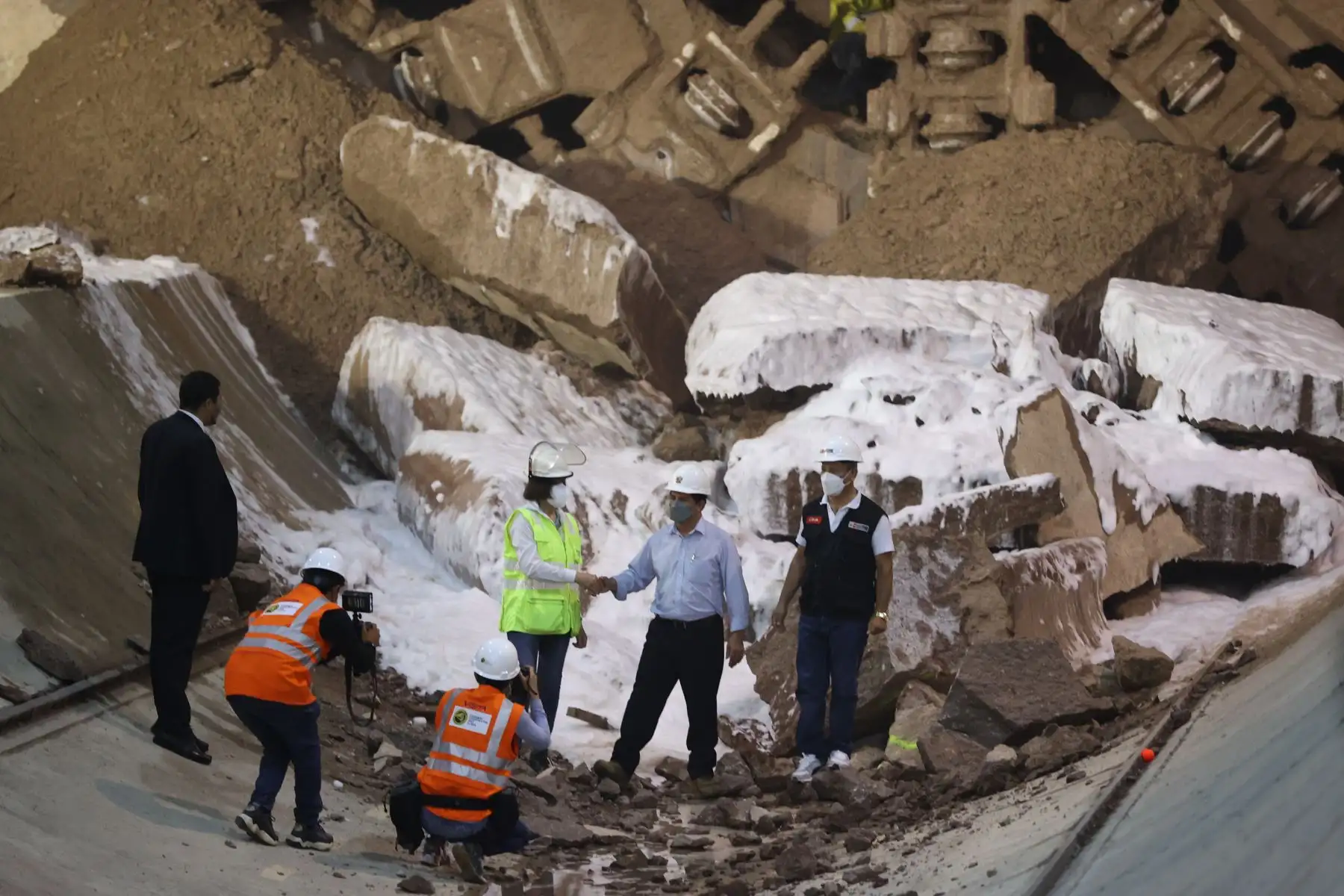 En la construcción de este tramo del túnel se utilizaron en total 420 anillos de concreto de 40 toneladas cada una, con las que se recubrieron las paredes de la galería por donde recorrerá el tren. Foto: ANDINA/Jhonel Rodríguez Robles