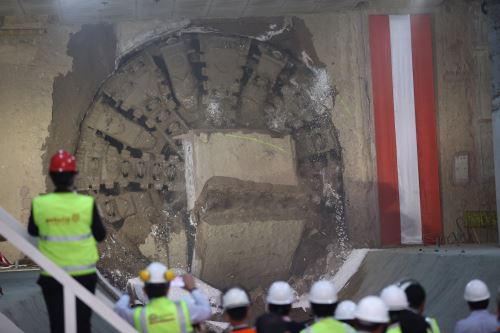 Presidente Castillo y ministro Silva inspeccionan primer tramo excavado por la tuneladora de la Línea 2 del Metro de Lima