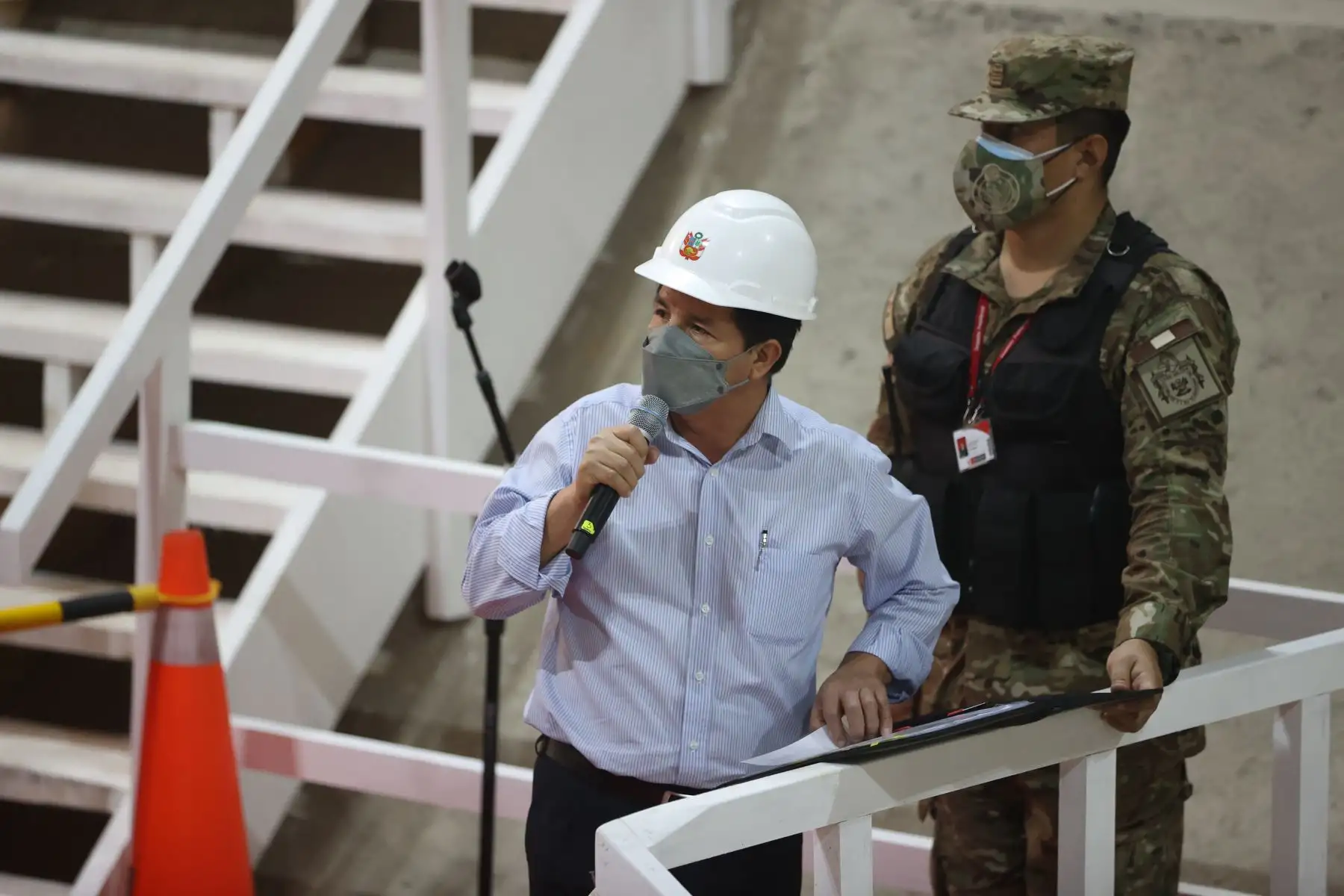 El presidente de la República, Pedro Castillo y el ministro de Transportes y Comunicaciones, Juan Francisco Silva inspeccionaron el primer tramo excavado por la tuneladora de la Línea 2 del Metro de Lima. Foto: ANDINA/Jhonel Rodríguez Robles