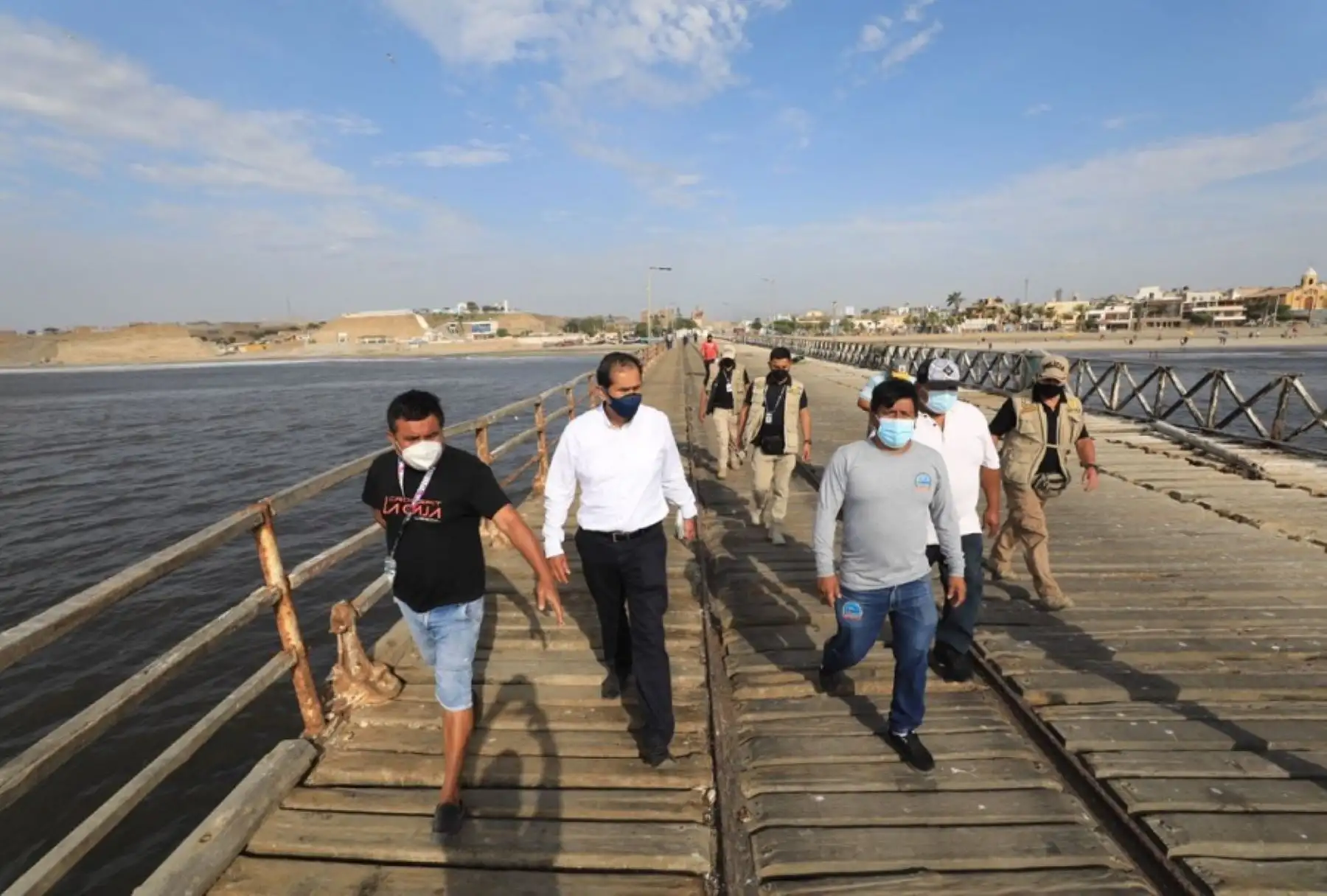El ministro de la Producción, Jorge Luis Prado Palomino, realizó esta semana una visita a los desembarcaderos pesqueros artesanales de San José (Lambayeque) y de Pacasmayo (La Libertad), con el objetivo de supervisar los trabajos de modernización en ambas infraestructuras.