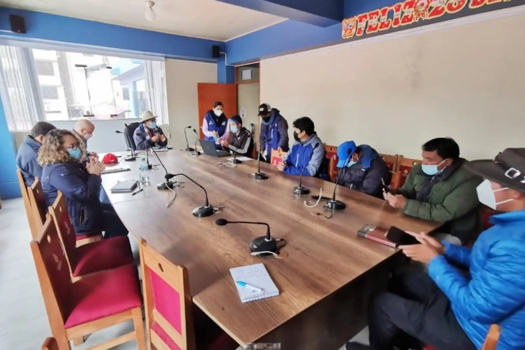 El Ministerio de Vivienda, Construcción y Saneamiento reiniciará este año la segunda etapa del proyecto de ampliación y mejoramiento del sistema de agua potable y alcantarillado sanitario de los barrios urbanos Patrón Santiago, El Salvador, Los Álamos, Wichaypampa, Señor de Huanca y San Marcos, en el distrito de Challhuahuacho, provincia de Cotabambas, Apurímac.