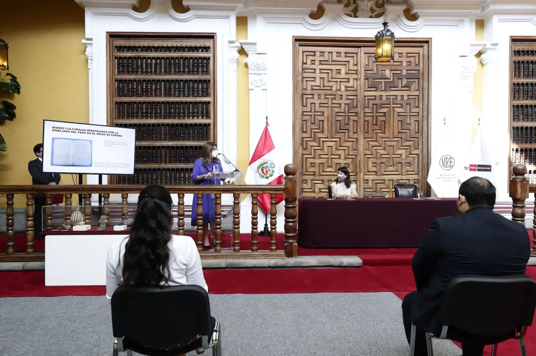 La Cancillería hizo entrega al Ministerio de Cultura de un conjunto de 109 bienes culturales que fueron recuperados por nuestras Embajadas y Consulados de varios países de América y Europa. Foto: ANDINA/Mincul