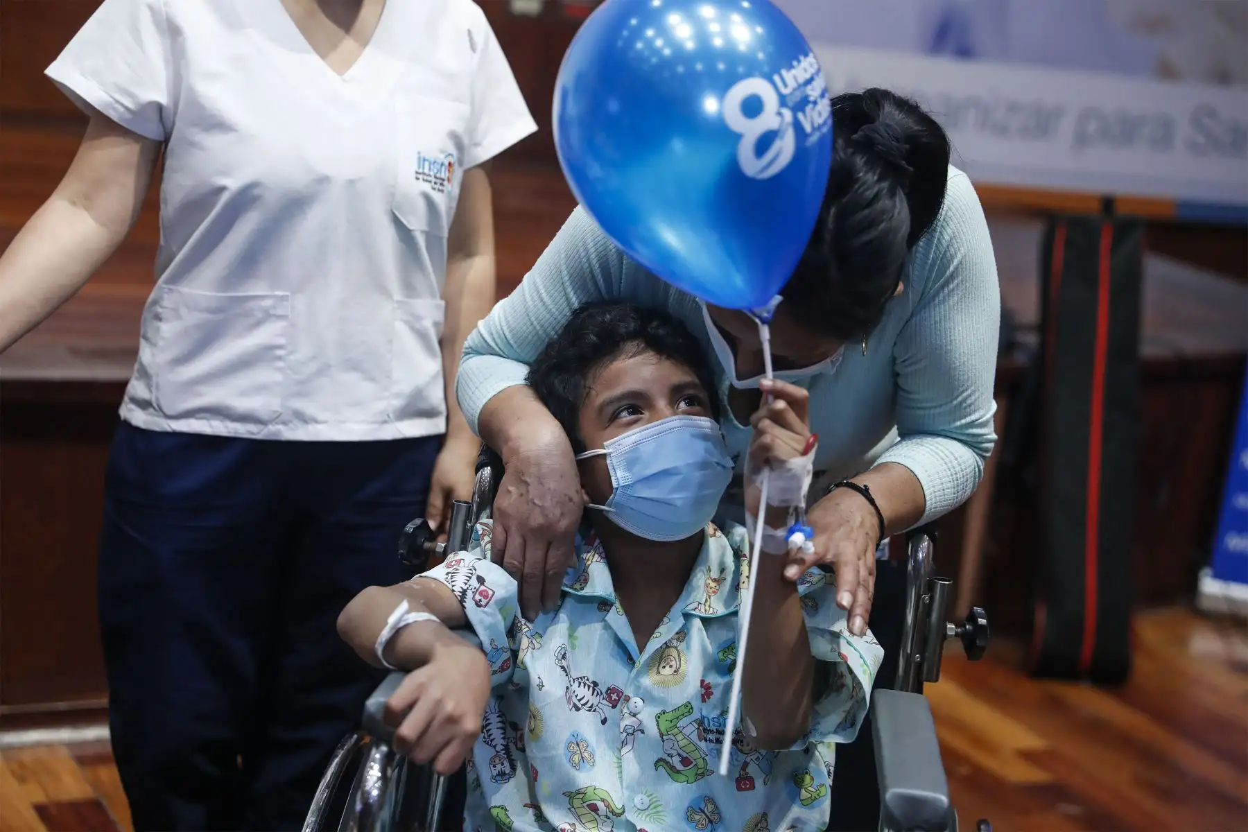 Niños del INSN-San Borja celebraron la llegada de la vacuna contra la covid-19 dirigida a menores entre 5 y 11 años.
Foto: ANDINA/Renato Pajuelo Niños del INSN-San Borja celebraron la llegada de la vacuna contra la covid-19 dirigida a menores entre 5 y 11 años.
Foto: ANDINA/Renato Pajuelo