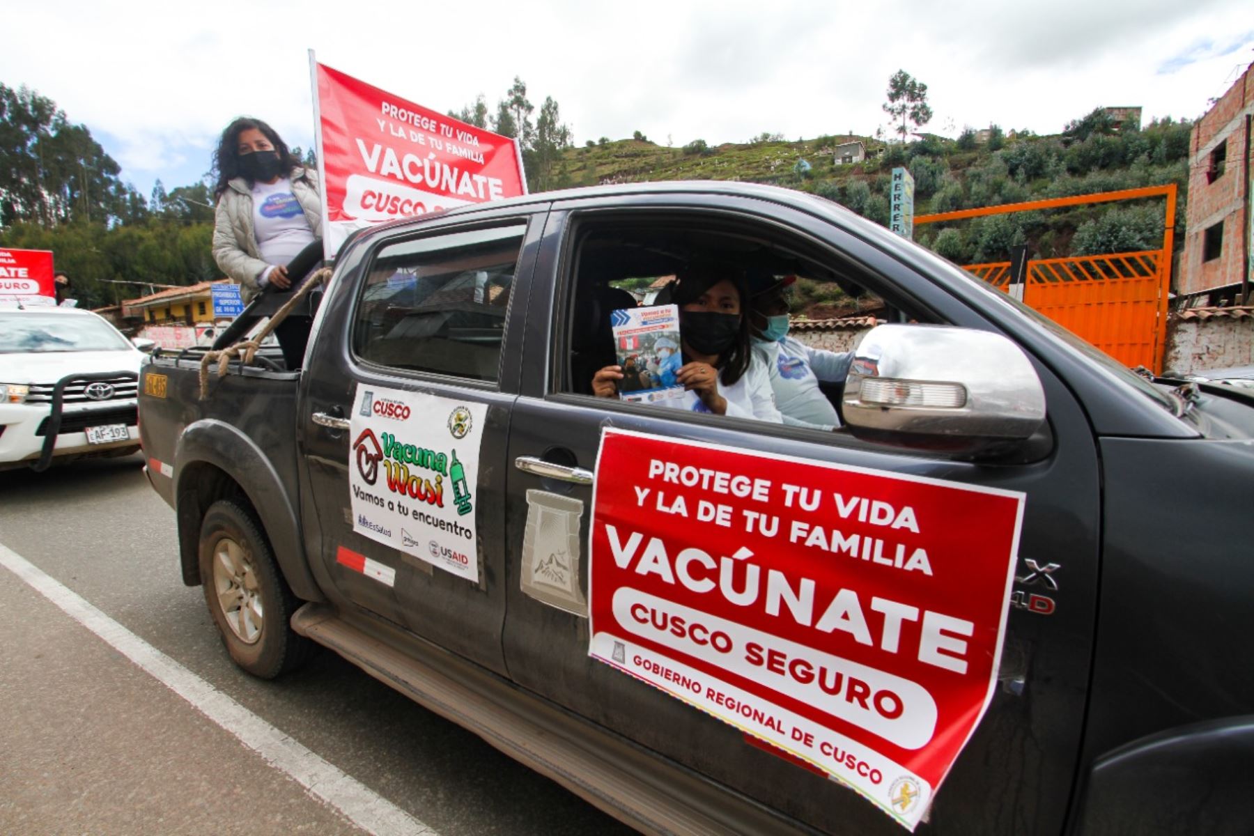 En la caravana participaron al menos 60 vehículos del gobierno regional del Cusco. Foto: ANDINA/Difusión
