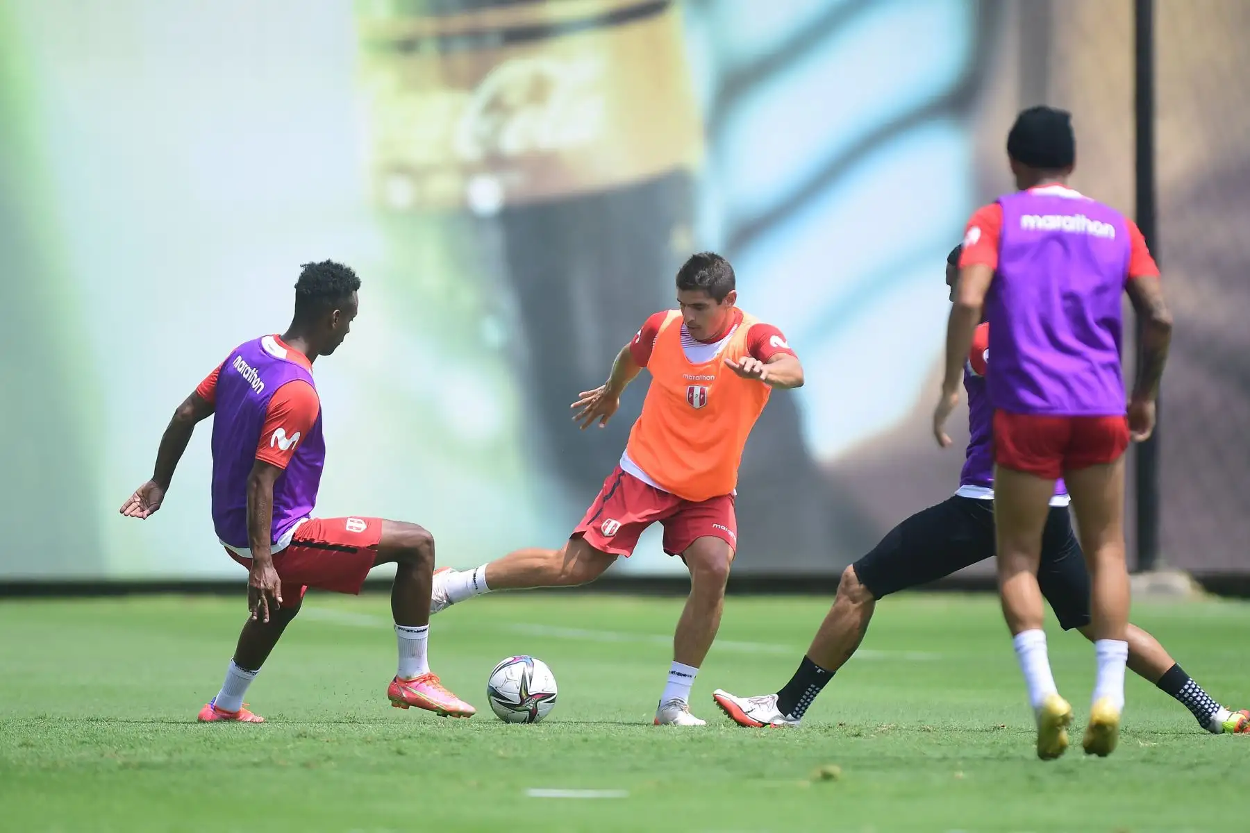Aldo Corzo de la Selección peruana realiza sus entrenamientos para enfrentar a Colombia, en Barranquilla, el próximo viernes 28 de enero, por las Eliminatorias Qatar 2022. Foto: FPF