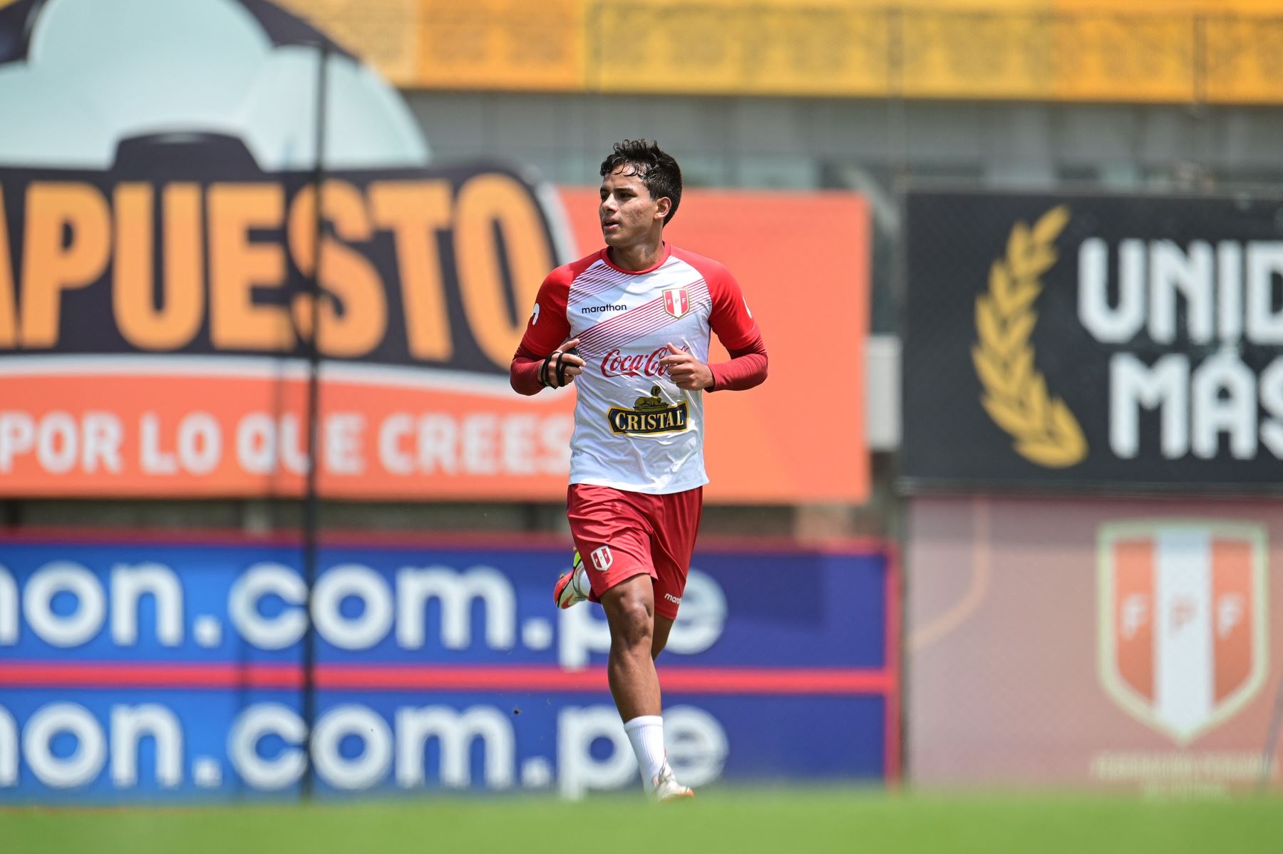 Jhilmar López de la Selección peruana realiza sus entrenamientos para enfrentar a Colombia, en Barranquilla, el próximo viernes 28 de enero, por las Eliminatorias Qatar 2022. Foto: FPF