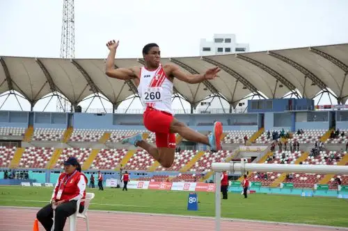 Luis Mandros se hizo de la medalla dorada en el  Indoor Trofeo Ibercaja "Ciudad de Zaragoza”