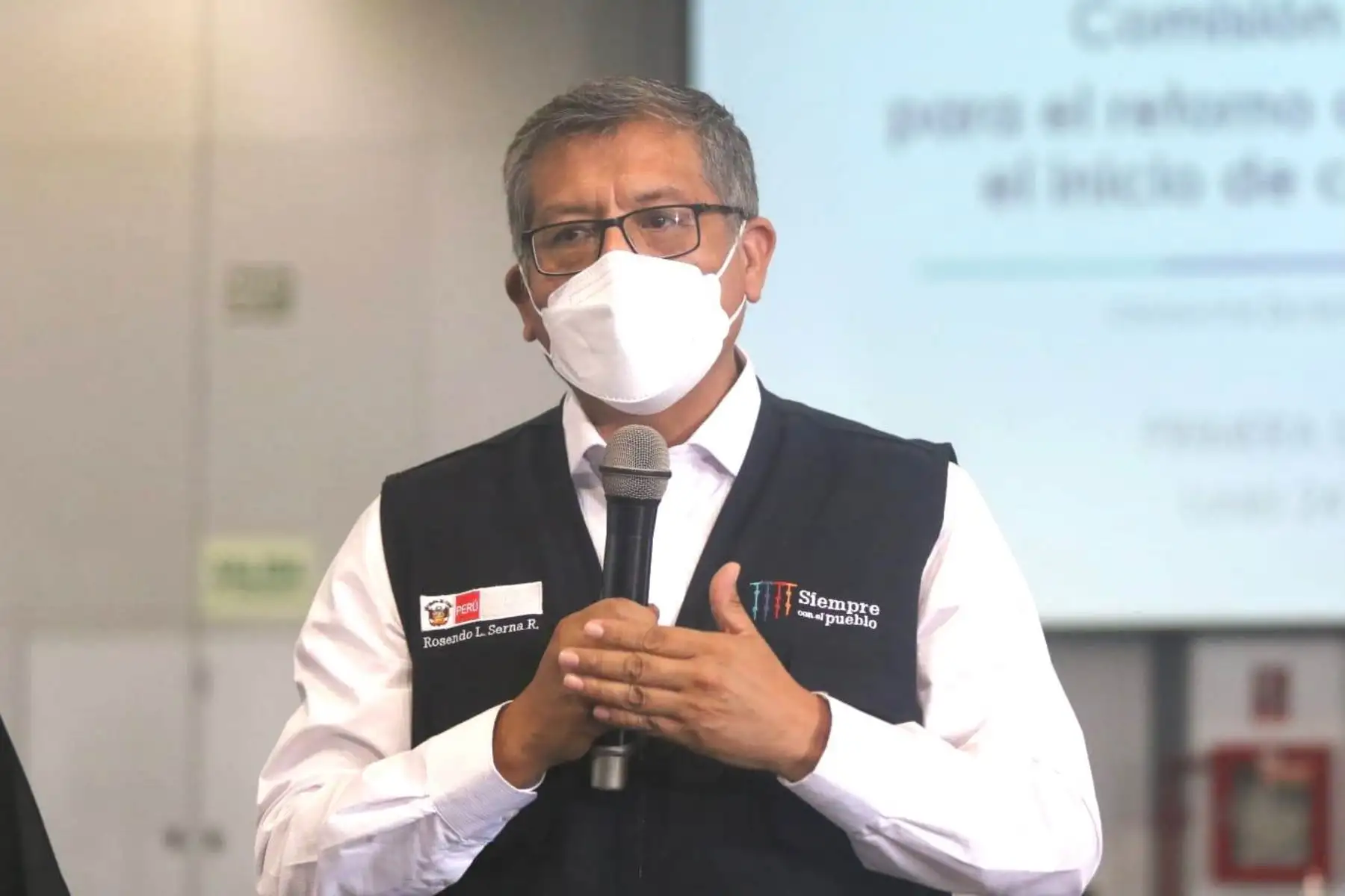 Ministro de Educación, Rosendo Serna, participó hoy en la instalación de la comisión multisectorial para el retorno a las aulas. Foto: ANDINA/Difusión.