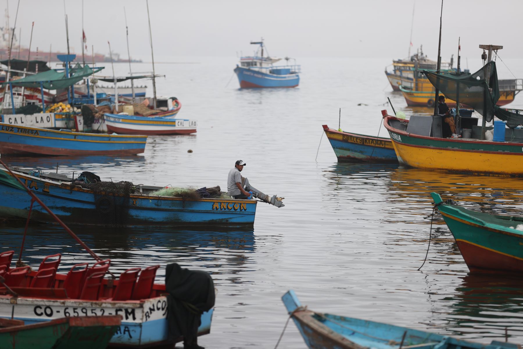 Los pescadores artesanales de Ancón, perjudicados por el derrame de petróleo de Repsol, solo comercializan 
