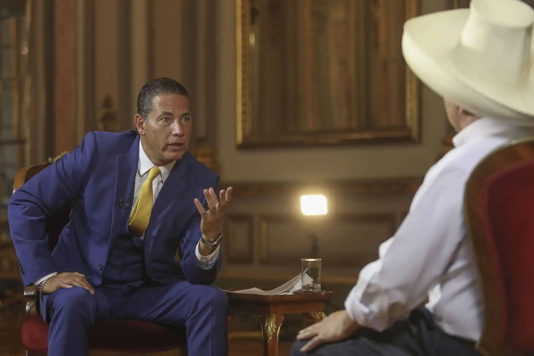 Desde Palacio de Gobierno, el presidente de la República, Pedro Castillo Terrones, brindó una entrevista al periodista del medio internacional CNN en Español, Fernando Rincón. Foto: ANDINA/Presidencia Perú.