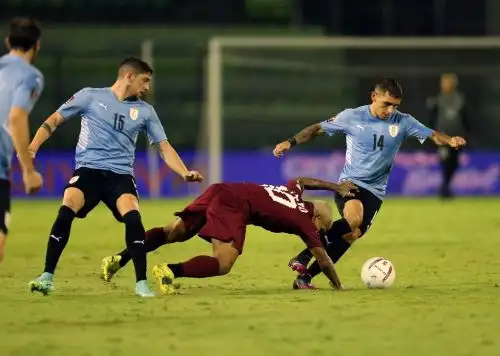 Lucas Torreira es baja en Uruguay por covid-19