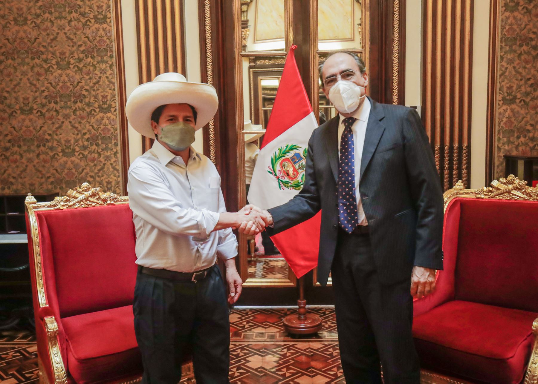 El presidente Pedro Castillo se reunió con embajador de España en Perú, Alejandro Alvargonzález.