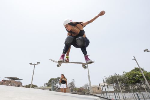 "Chicas en Llamas": la comunidad que se empodera a través del skateboarding