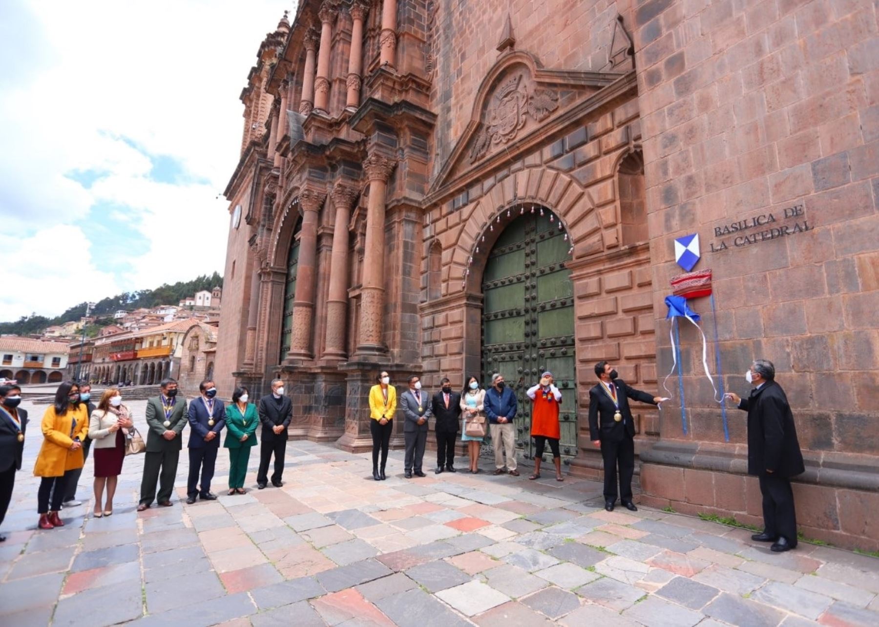 La Basílica de la Catedral de Cusco y recintos religiosos conexos recibieron el Escudo Azul de la Unesco que los protege contra toda forma de violencia. Foto: ANDINA/difusión.