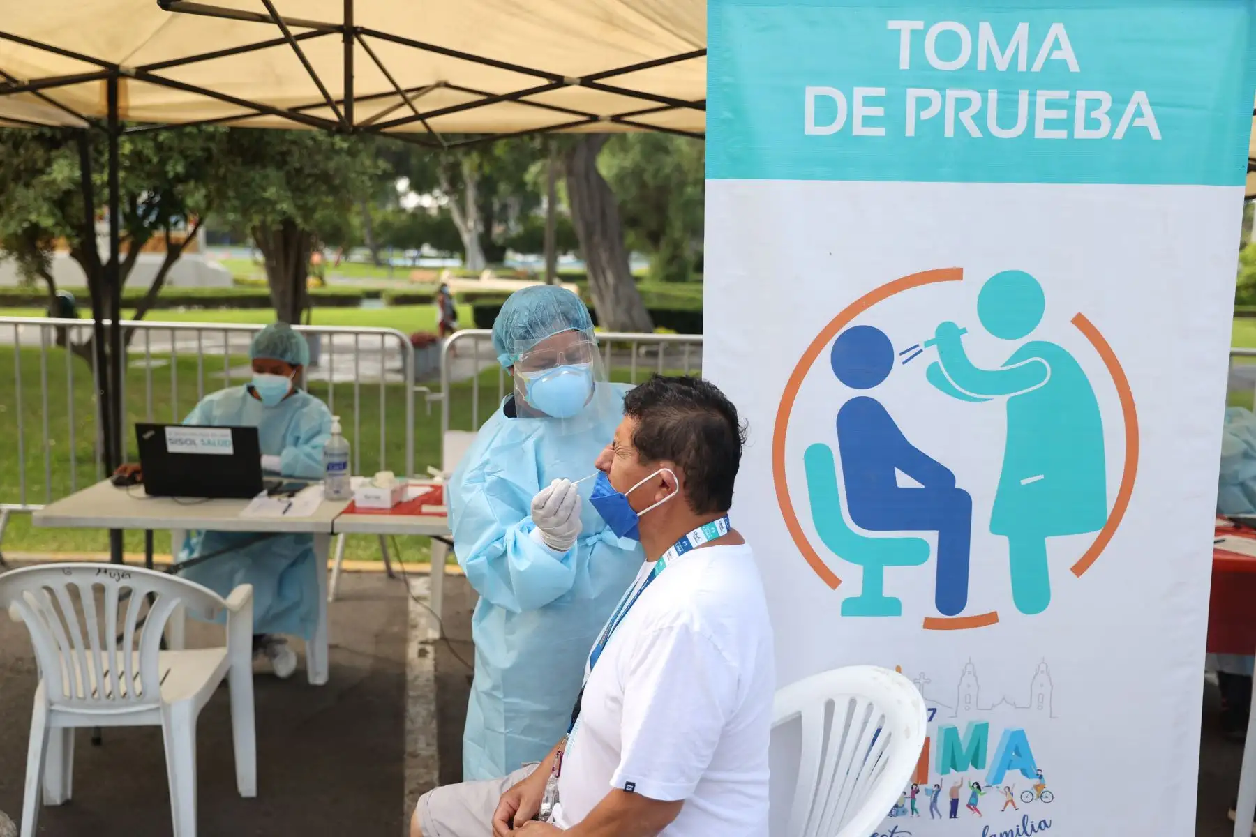 A la fecha se han realizado más de 160 campañas de salud Lima Te Cuida y tomado más de 33,040 pruebas de descarte de COVID-19 a la población más vulnerable de distritos como Villa María del Triunfo, San Juan de Lurigancho, Chosica, San Juan de Miraflores, Chorrillos. Ate, entre otros. Foto: ANDINA/ Jhonel Rodríguez