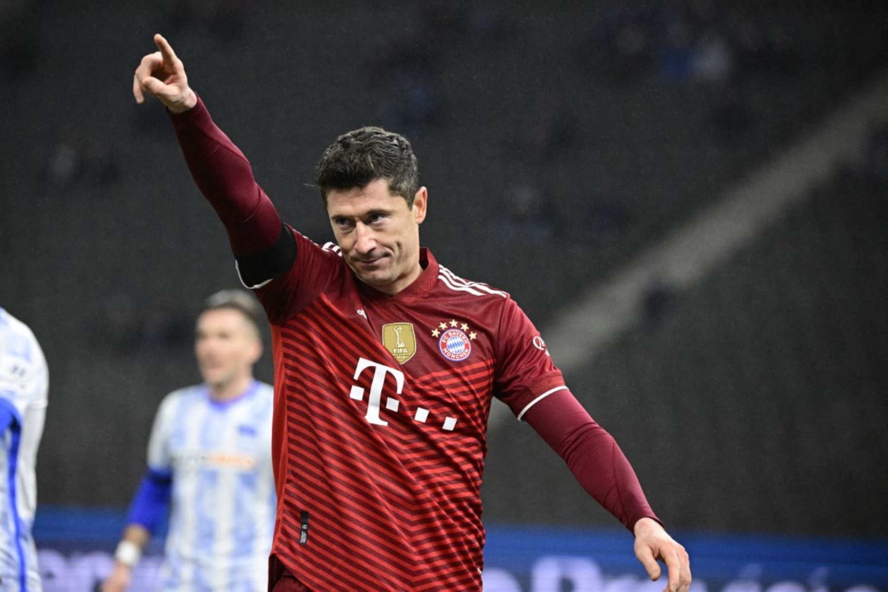 Lewandowski pide al Bayern Múnich dos años de contrato y aumento de sueldo