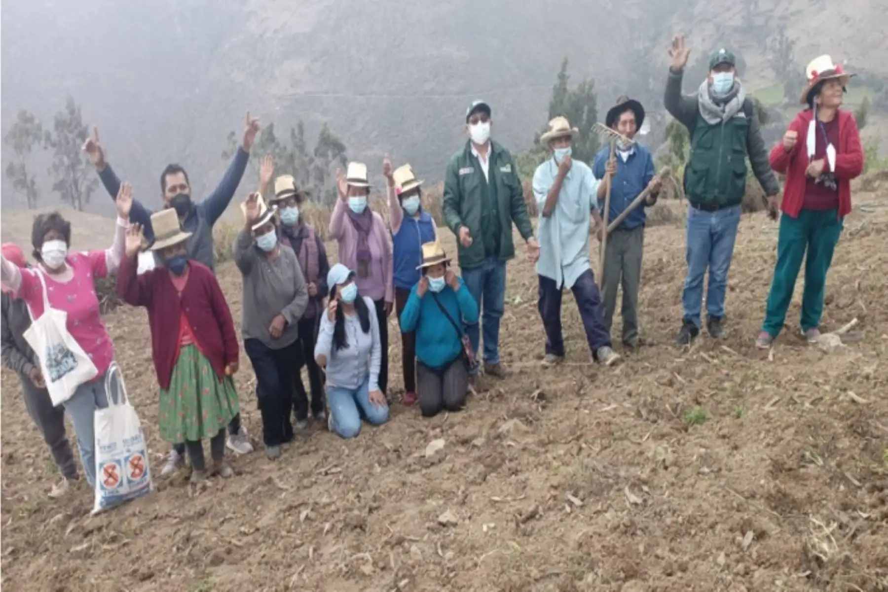 Esta actividad se realiza como parte de la campaña de Siembra de Pastos y Forrajes 2021-2022 en la Región Lima.