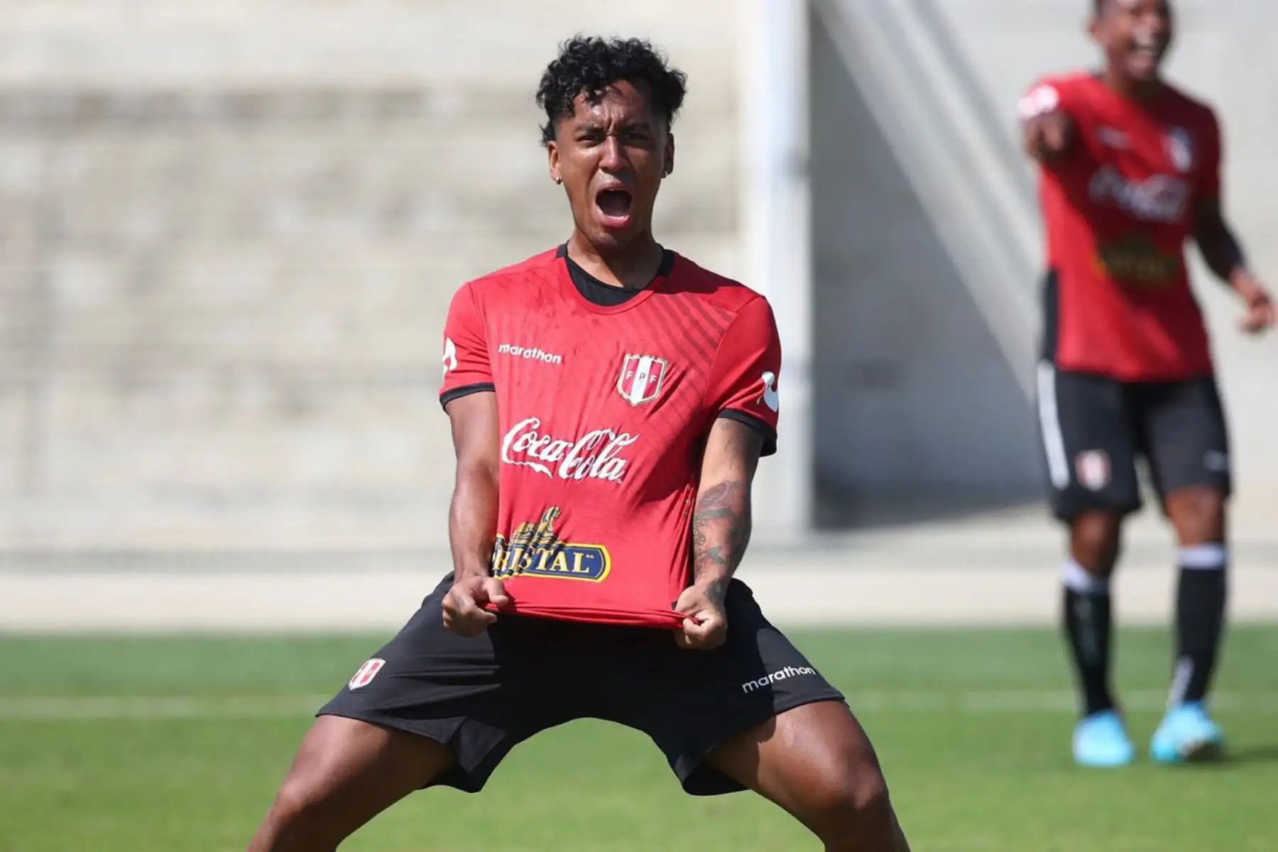 Renato Tapia, durante el entrenamiento de la selección peruana  en Barranquilla, previo al partido de Colombia. Foto: ANDINA/ FPF