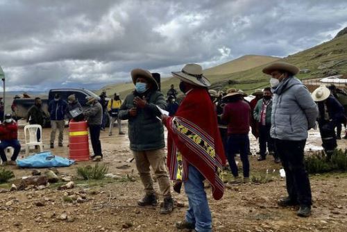 La reunión de coordinación se desarrolló en el sector Huisamarca del distrito de Quiñota, región Cusco. Foto: ANDINA/Minem