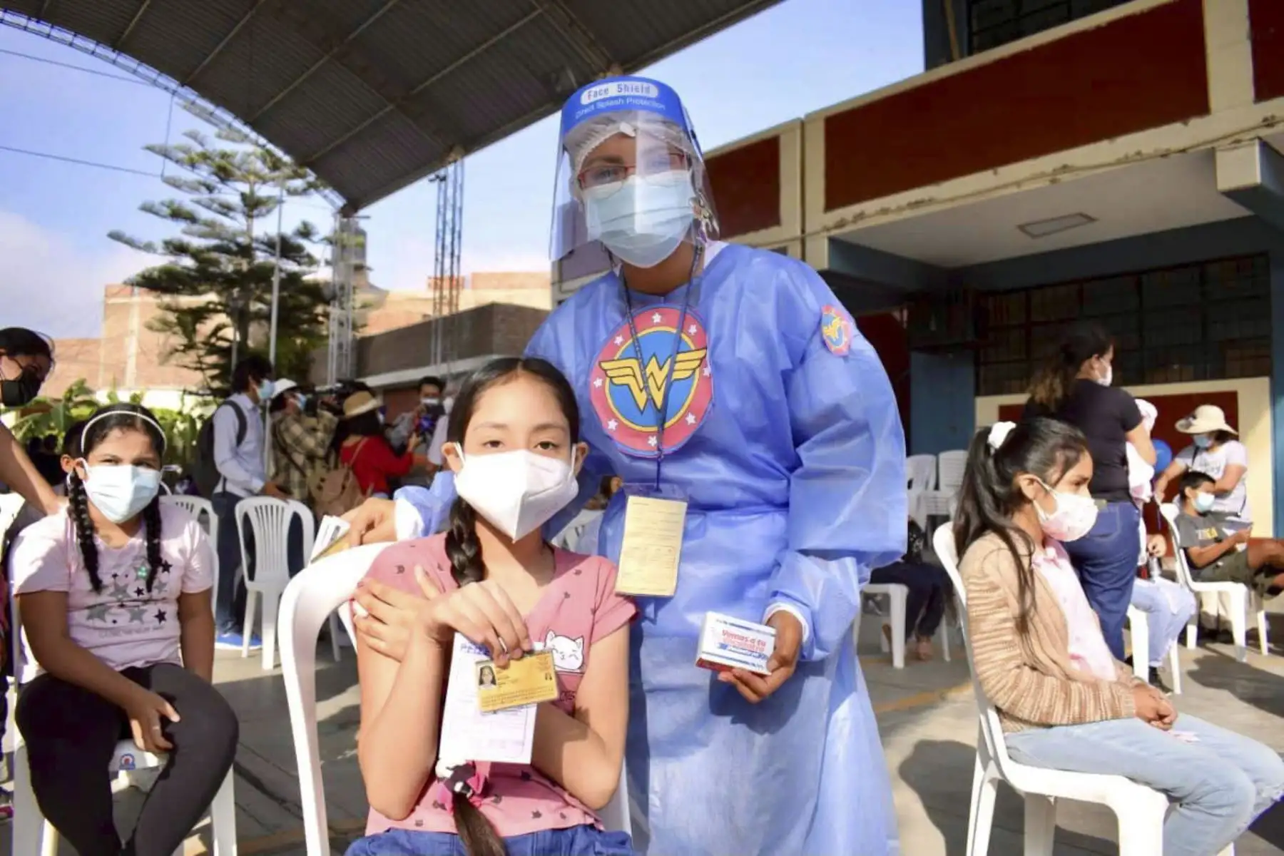 Inició la protección contra el covid 19 a las niñas y niños en Lambayeque. La Gerencia Regional de Salud Lambayeque ha habilitado 19 centros de vacunación de 8 a.m. a 2 p.m. para que los menores puedan recibir su primera dosis. Foto: ANDINA/Minsa
