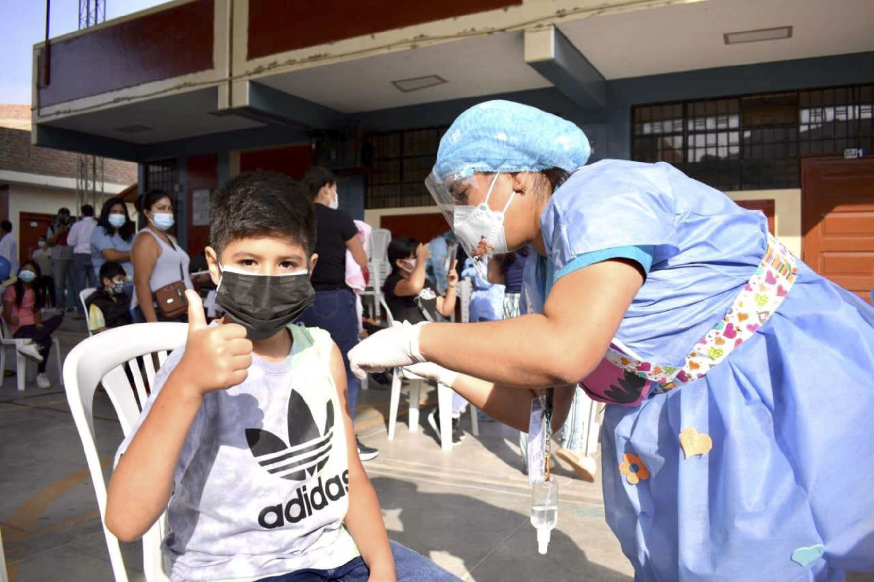 Inició la protección contra el covid 19 a las niñas y niños en Lambayeque. La Gerencia Regional de Salud Lambayeque ha habilitado 19 centros de vacunación de 8 a.m. a 2 p.m. para que los menores puedan recibir su primera dosis. Foto: ANDINA/Minsa