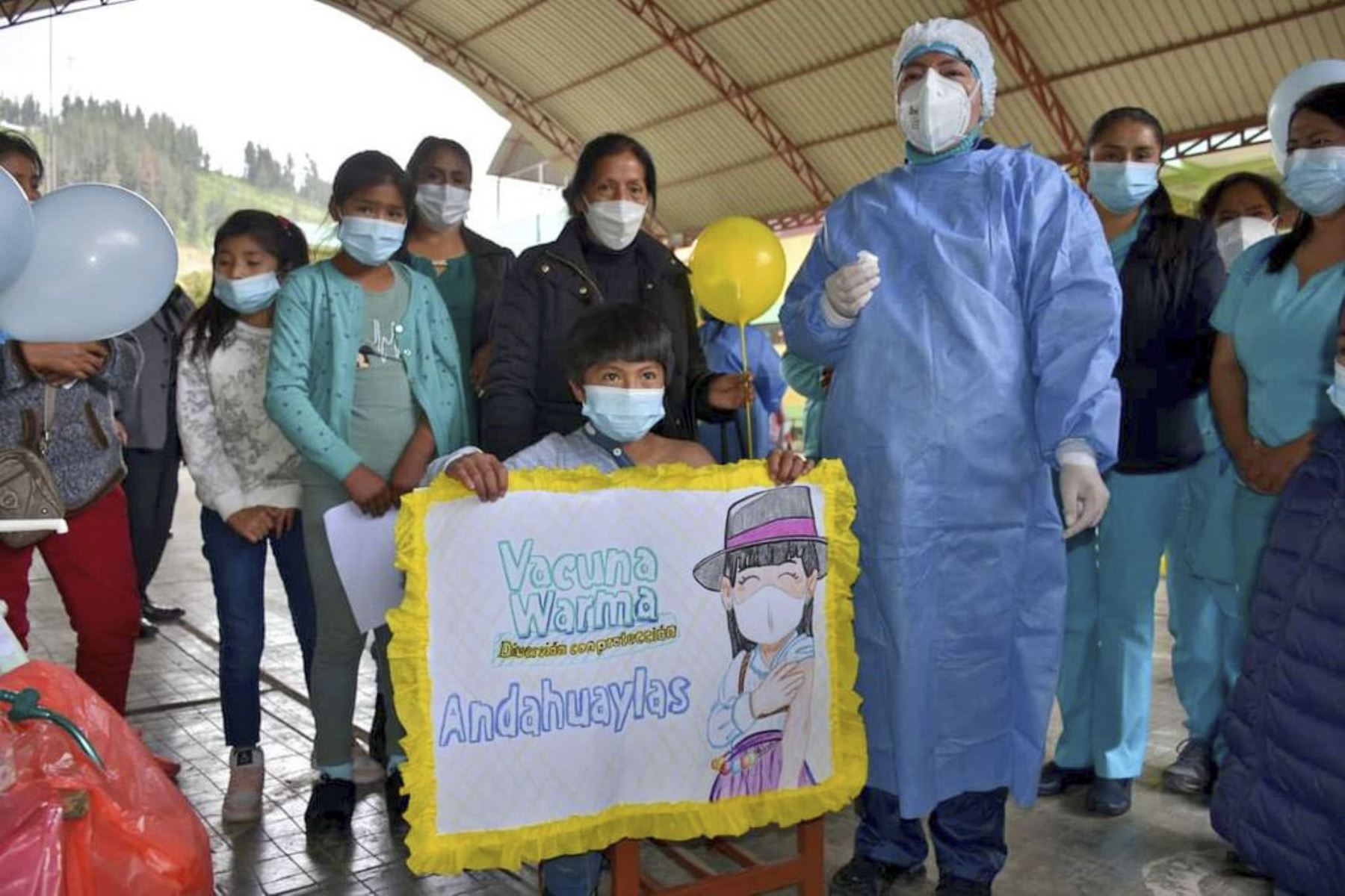 Las niñas y niños de Andahuaylas reciben su primera dosis contra la covid 19. Daniel Vilchez y Valeria Navarro fueron los primeros niños en vacunarse. Foto: ANDINA/Minsa