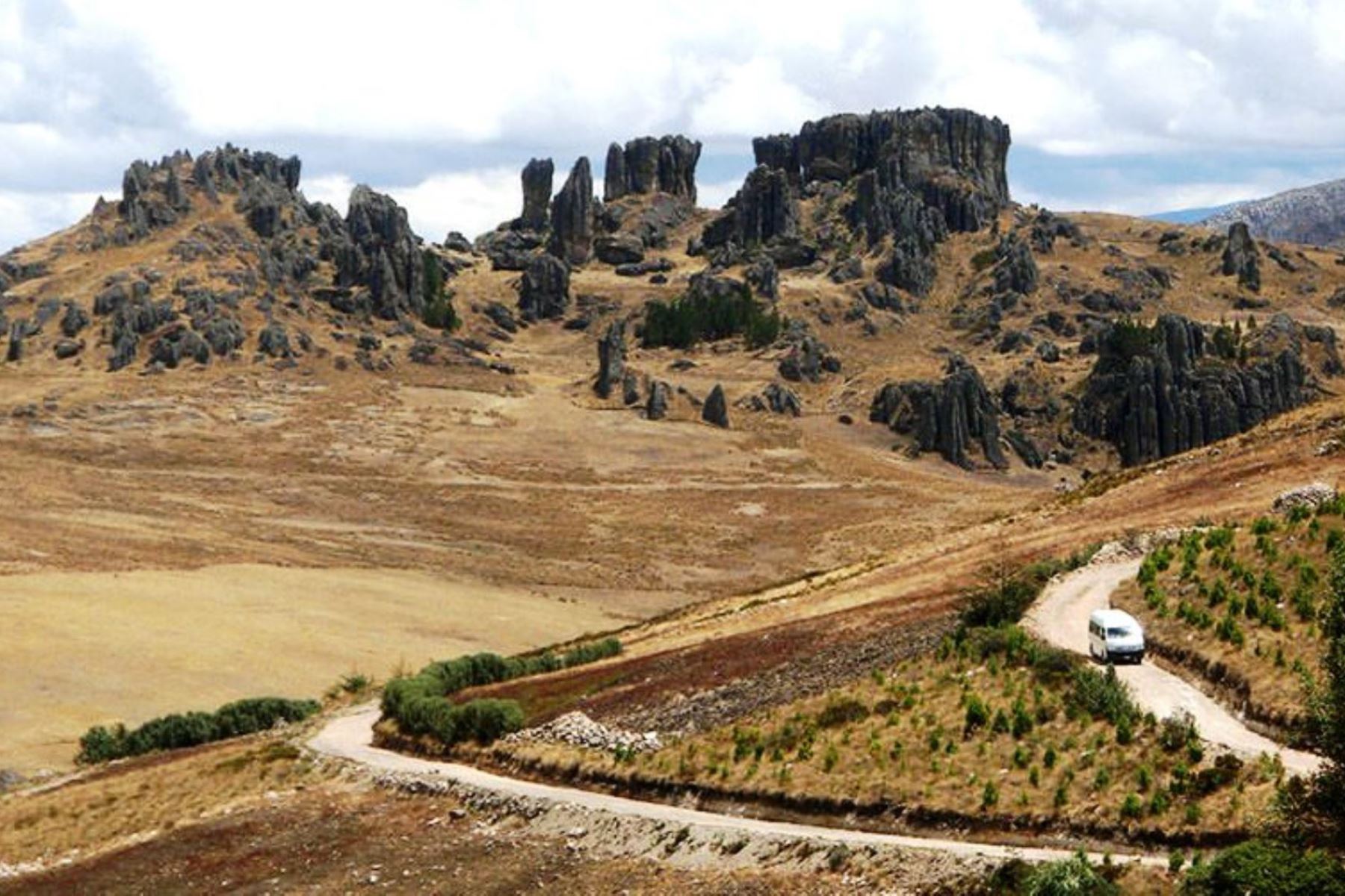 La conexión al centro arqueológico Cumbemayo, uno de los principales atractivos turísticos de Cajamarca, mejorará con las obras de asfaltado de carretera que ejecutará Provías Descentralizado. ANDINA/Difusión