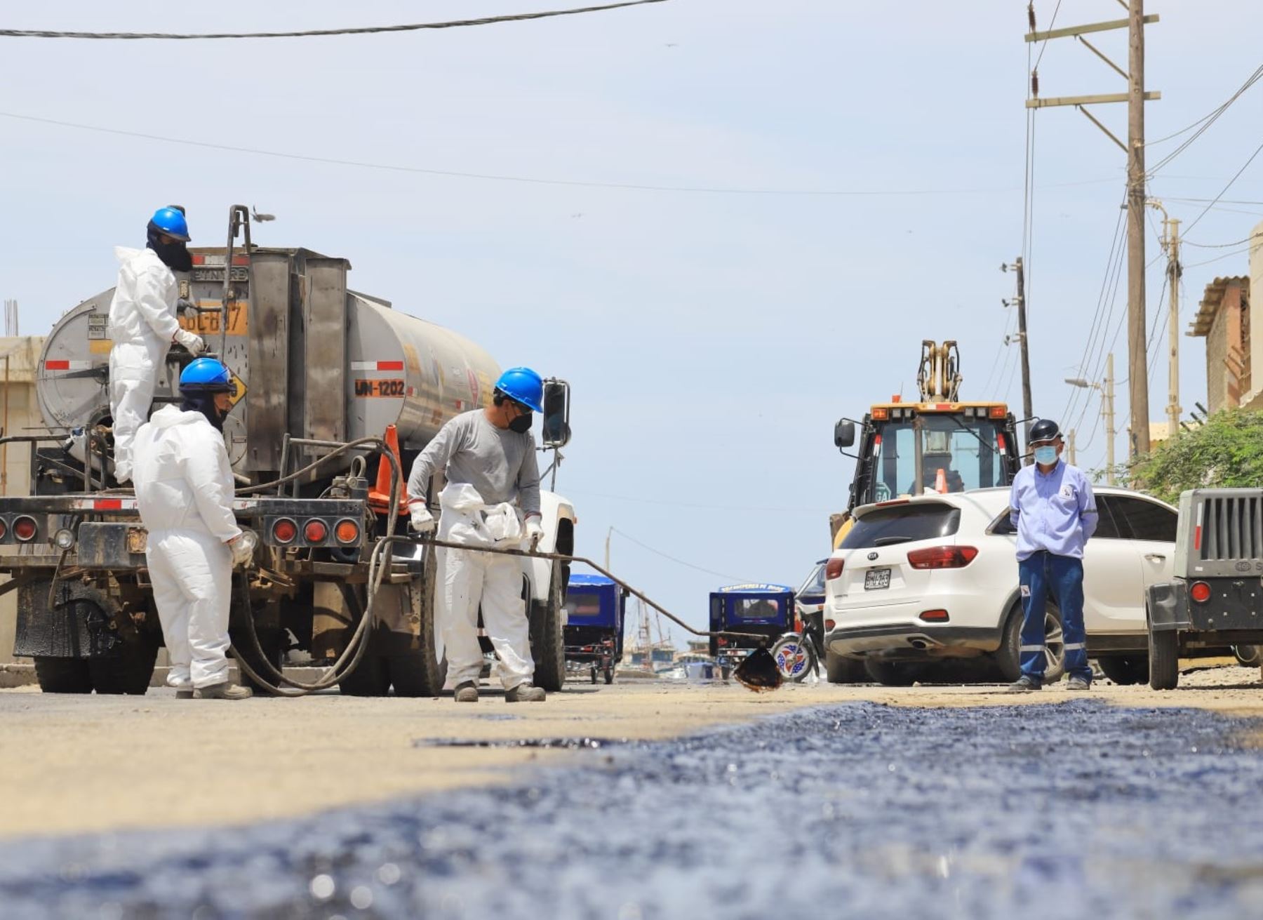 Petroperú inicia trabajos de mantenimiento en segunda etapa de la carretera en el cono norte de la ciudad de Talara, región Piura.