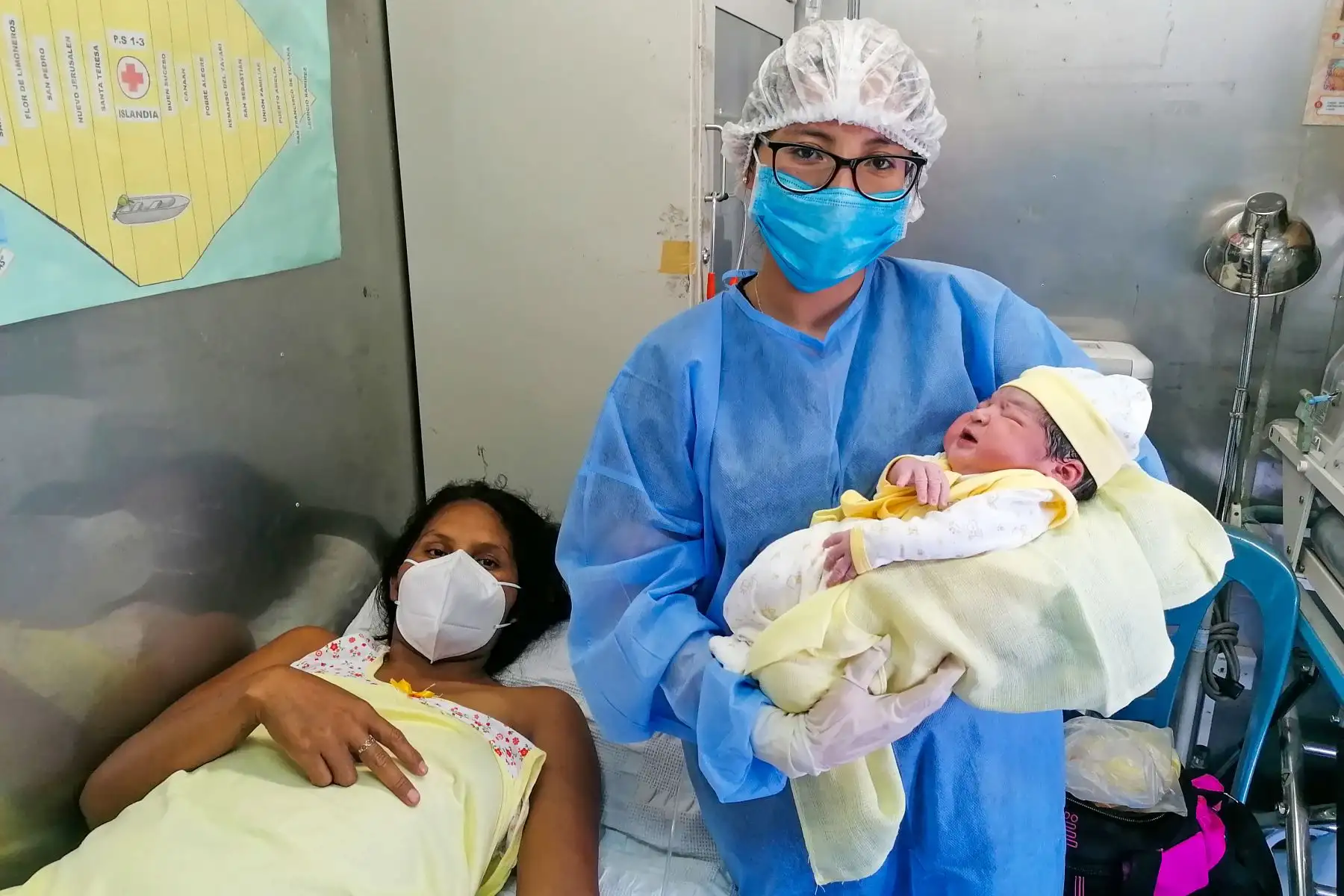 En estos puntos de intervención se atendió, en algunos casos de emergencia, a gestantes que ya se encontraban en fase de parto. Tras un alumbramiento seguro, nació Nora  en el BAP Yahuas en el río Napo. Foto: ANDINA/ Difusión
