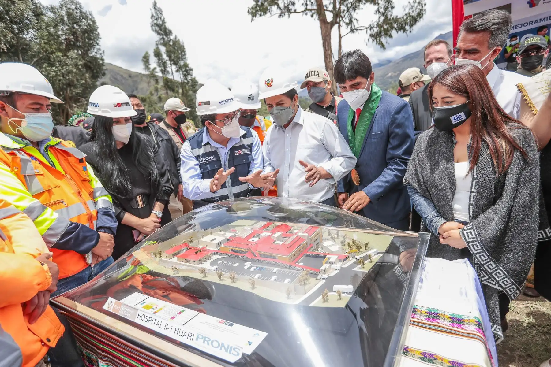 Presidente de la República, Pedro Castillo, visita la región Áncash para participar en la colocación de la primera piedra del Nuevo Hospital de Huari. Foto: ANDINA/Prensa Presidencia
