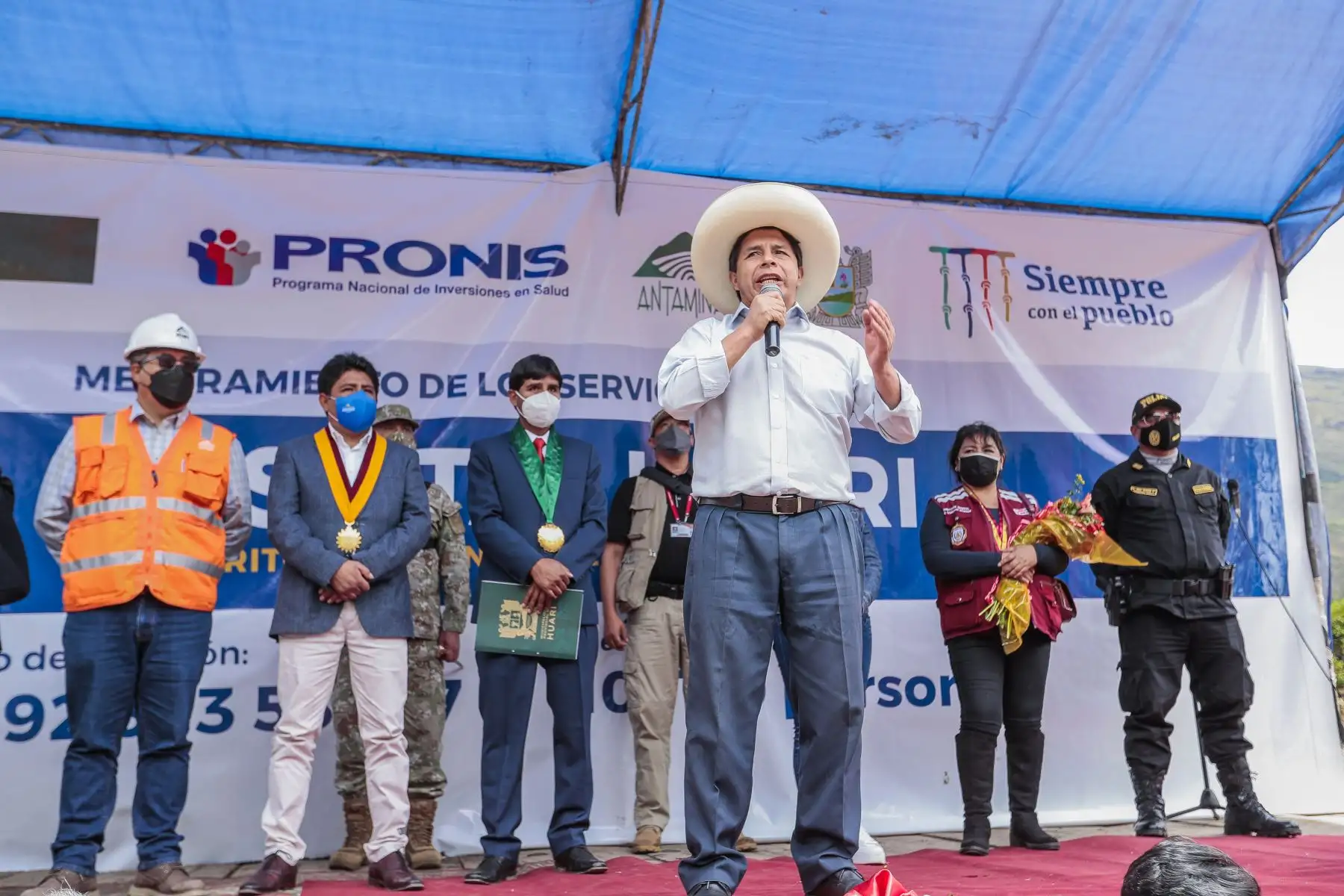 Presidente de la República, Pedro Castillo, visita la región Áncash para participar en la colocación de la primera piedra del Nuevo Hospital de Huari. Foto: ANDINA/Prensa Presidencia