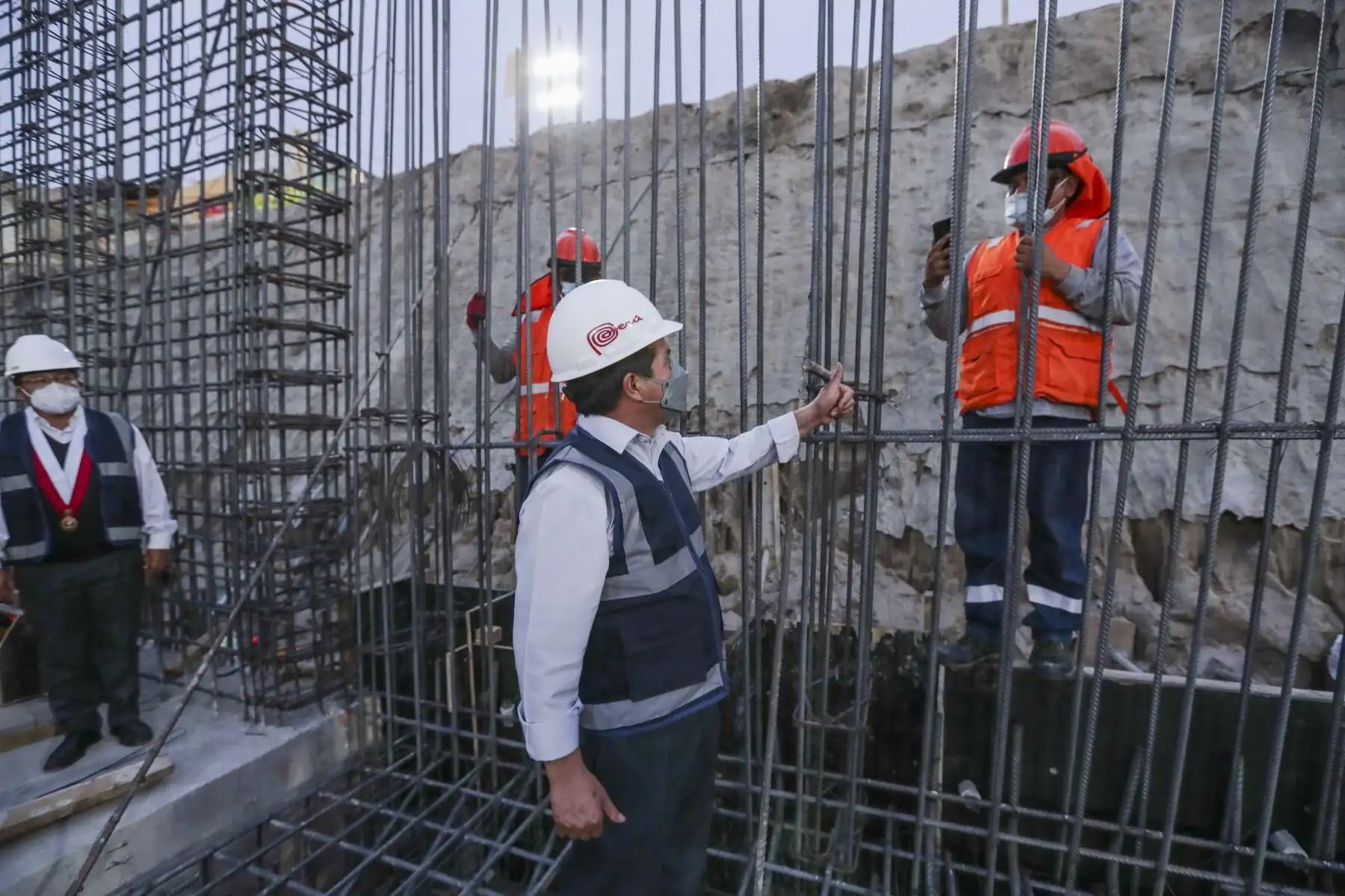 Presidente de la República, Pedro Castillo, llegó a ciudad de Chimbote para supervisar los avances de la construcción del Hospital II-E Progreso. Foto: Presidencia Perú