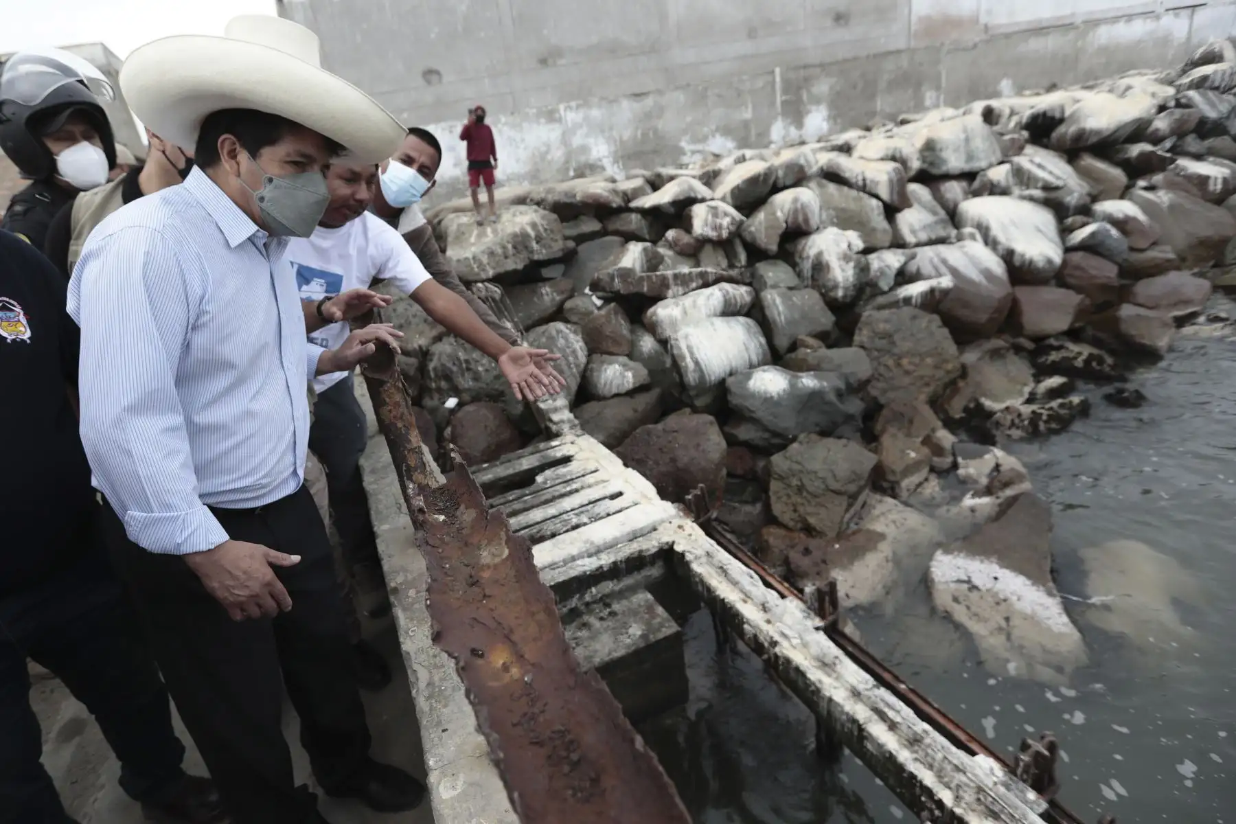 El presidente de la República, Pedro Castillo, inspecciona institución educativa Alfonso Ugarte 88109 y el muelle artesanal del distrito de Culebras, en la provincia de Huarmey, región Áncash. Foto: ANDINA/Prensa Presidencia