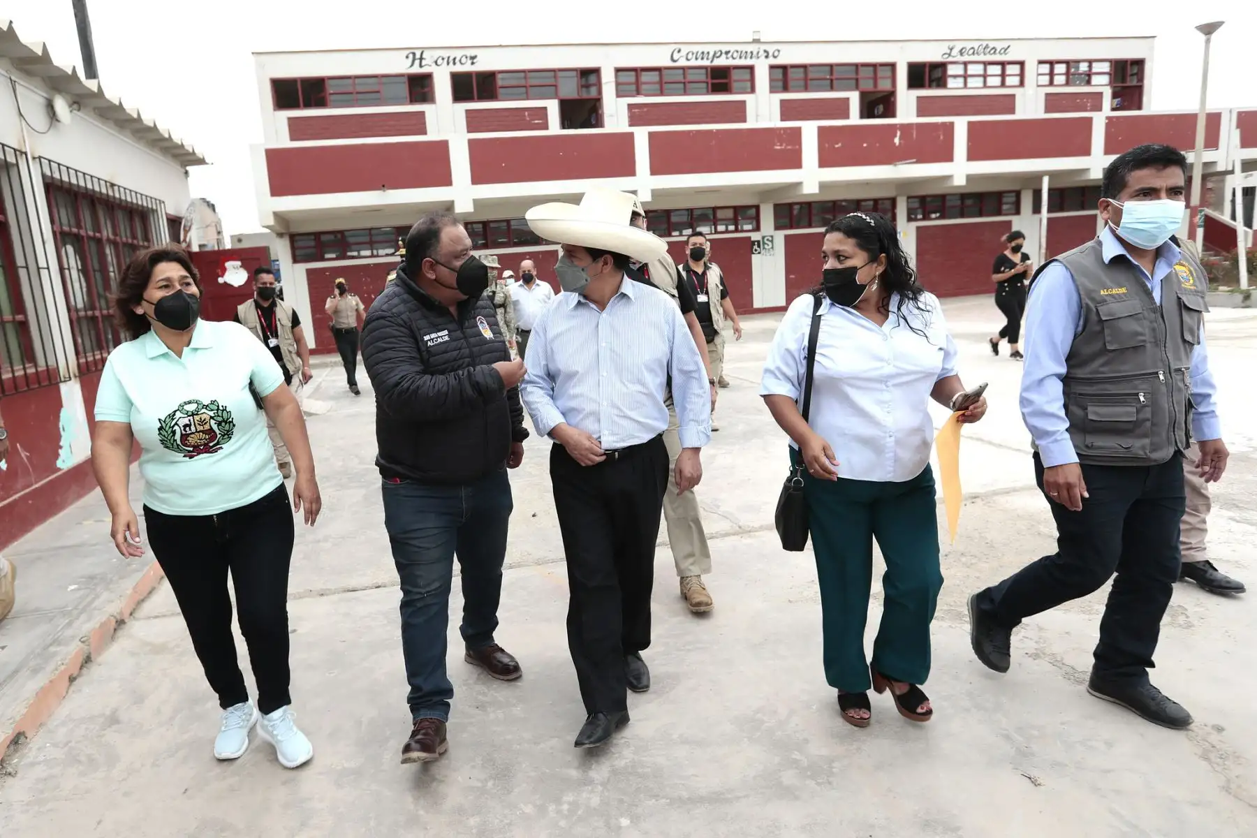 El presidente de la República, Pedro Castillo, inspecciona institución educativa Alfonso Ugarte 88109 y el muelle artesanal del distrito de Culebras, en la provincia de Huarmey, región Áncash. Foto: ANDINA/Prensa Presidencia
